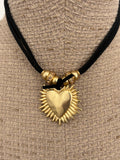 COLLAR CORAZÓN NEGRO