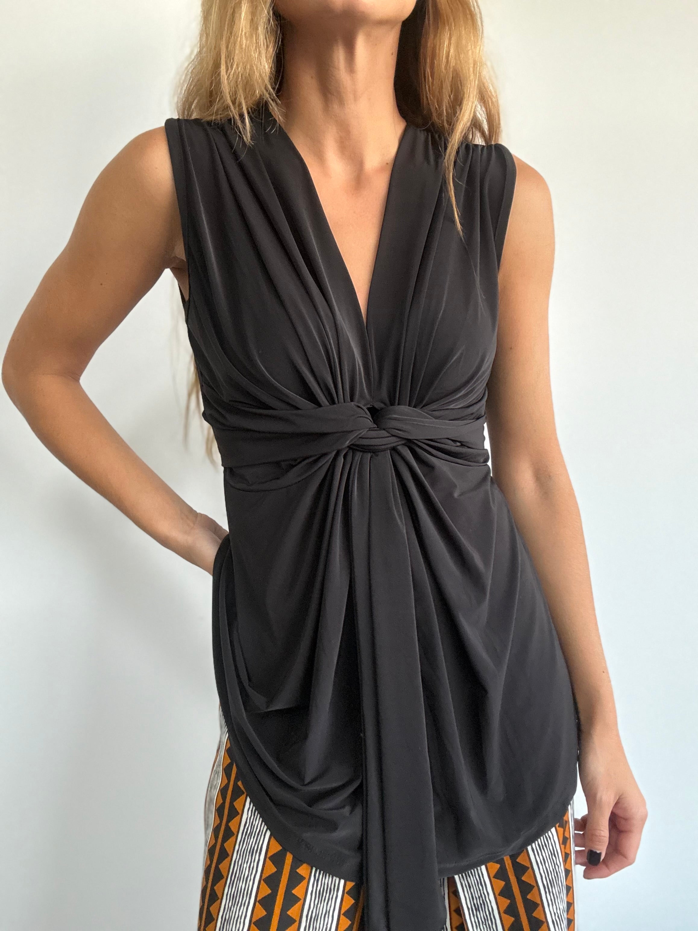 TOP LICRA CON DETALLE DE NUDO