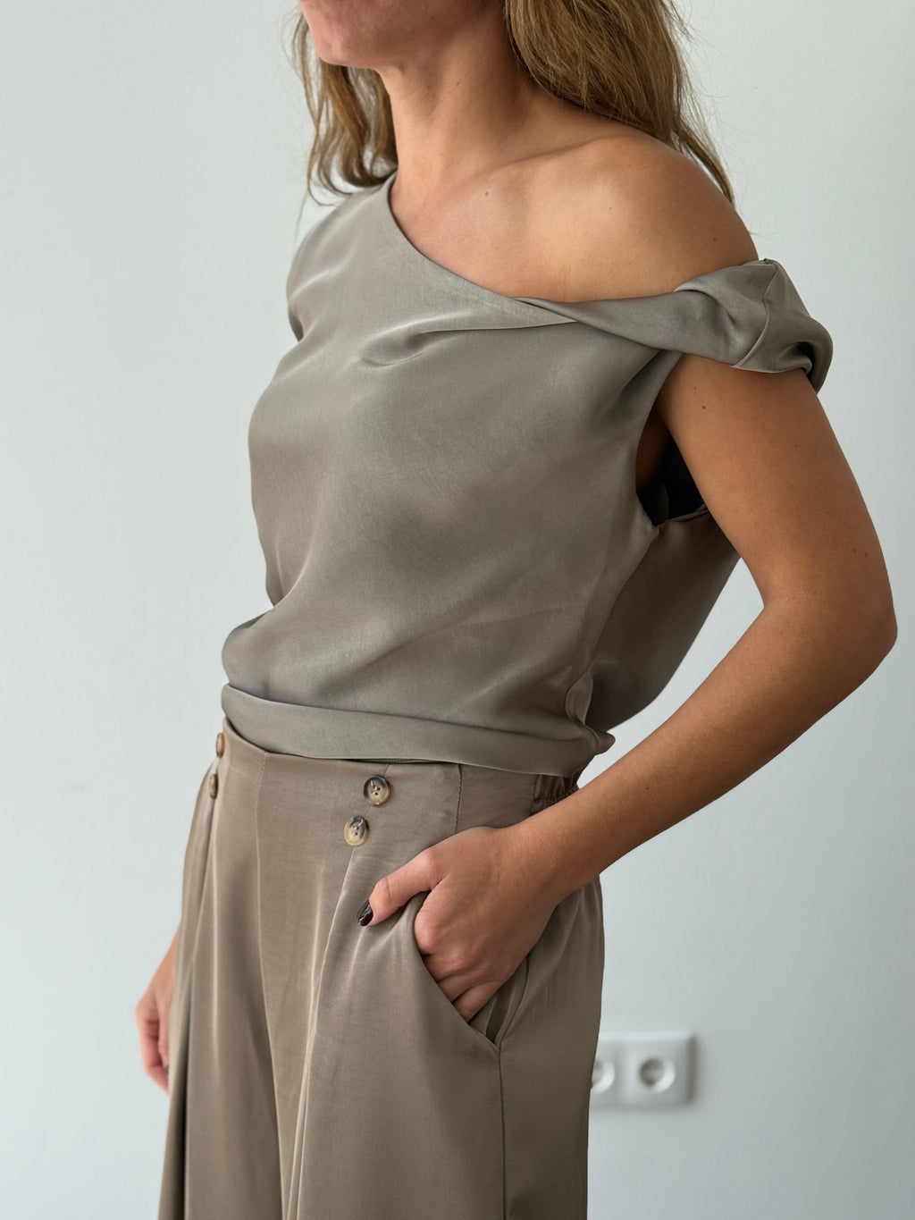 TOP ANDREA PLOMO