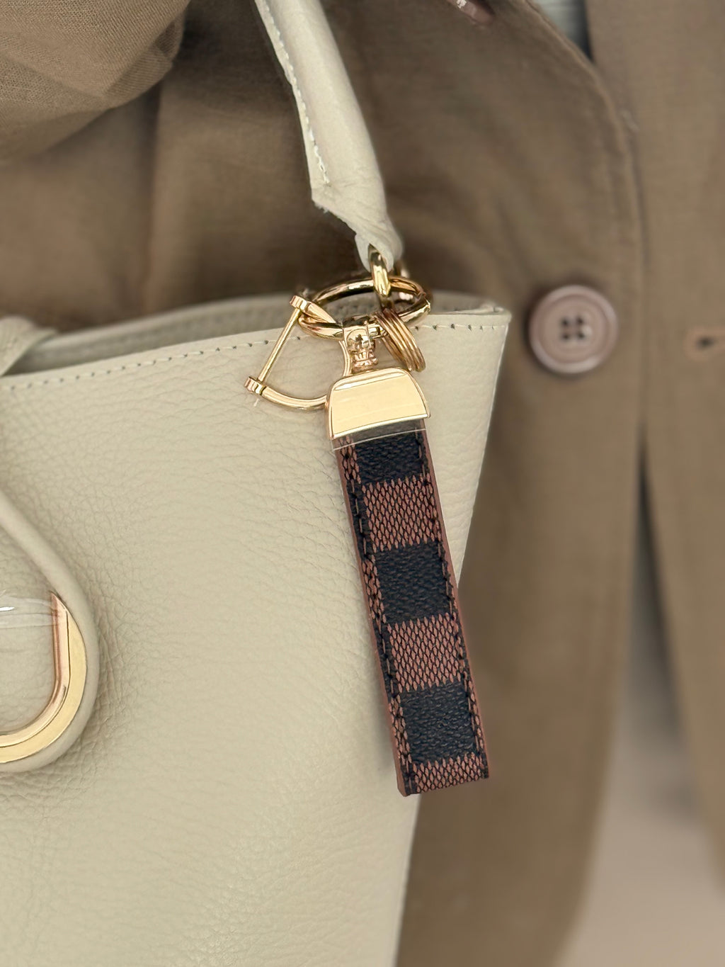 LLAVERO PERRO BEIGE