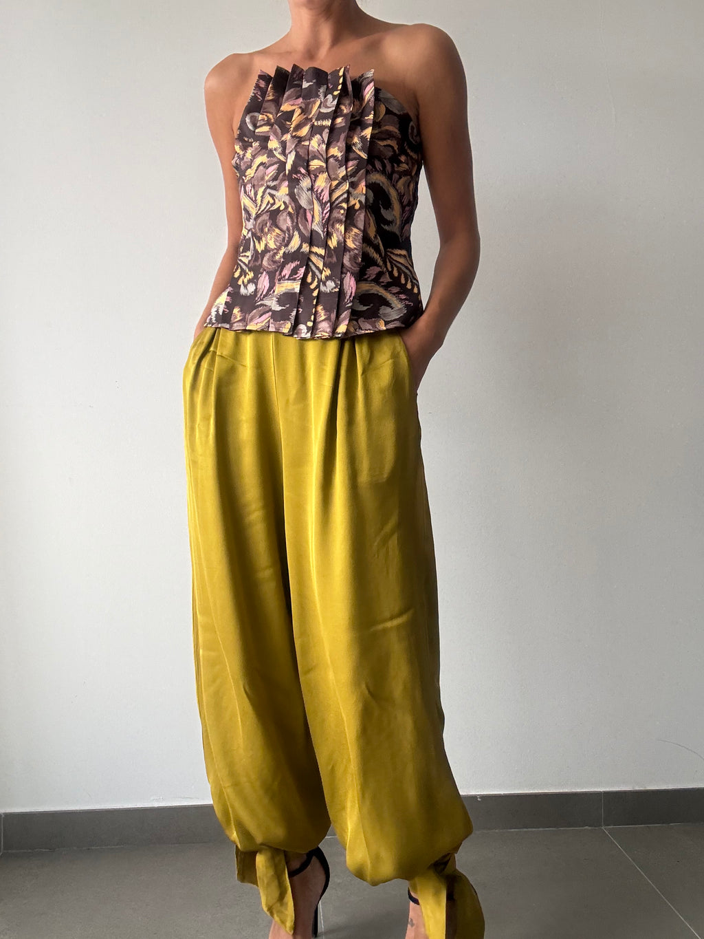 PANTALÓN LINEA AMARILLO