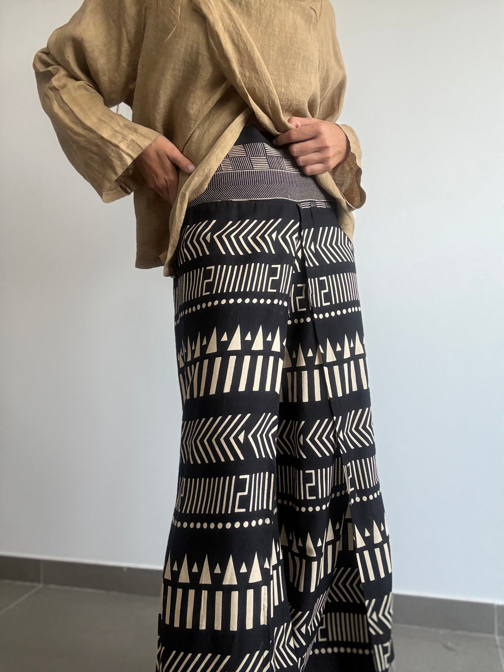 PANTALÓN RODAS NEGRO