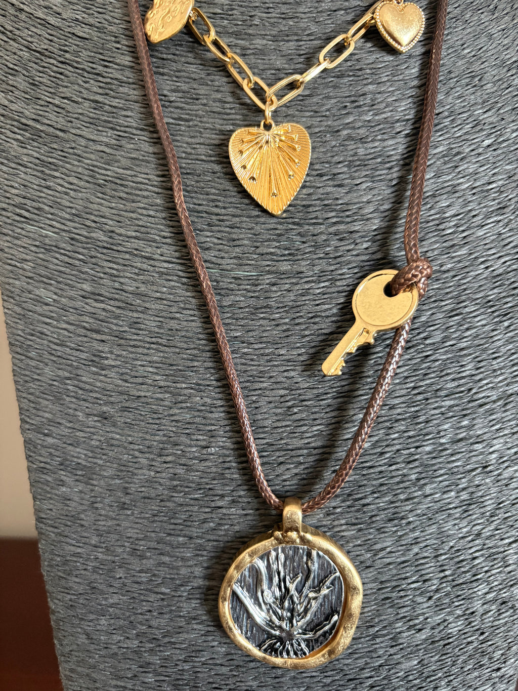 COLLAR RAÍZ