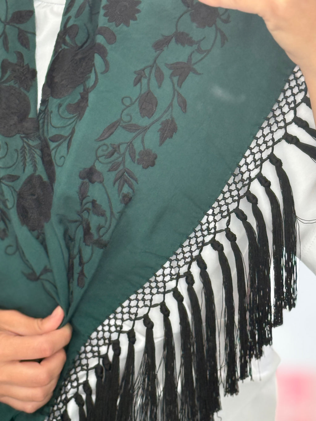 MANTÓN NEGRO VERDE