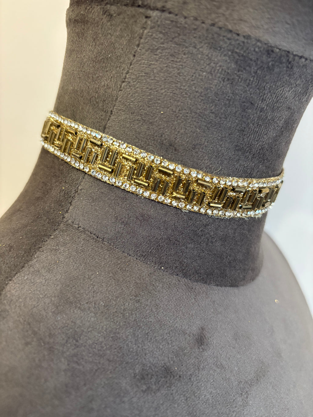 COLLAR FINO DORADO