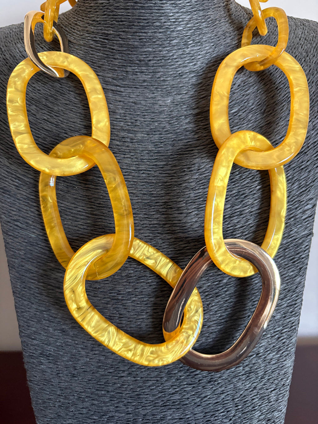 COLLAR RÍO MOSTAZA