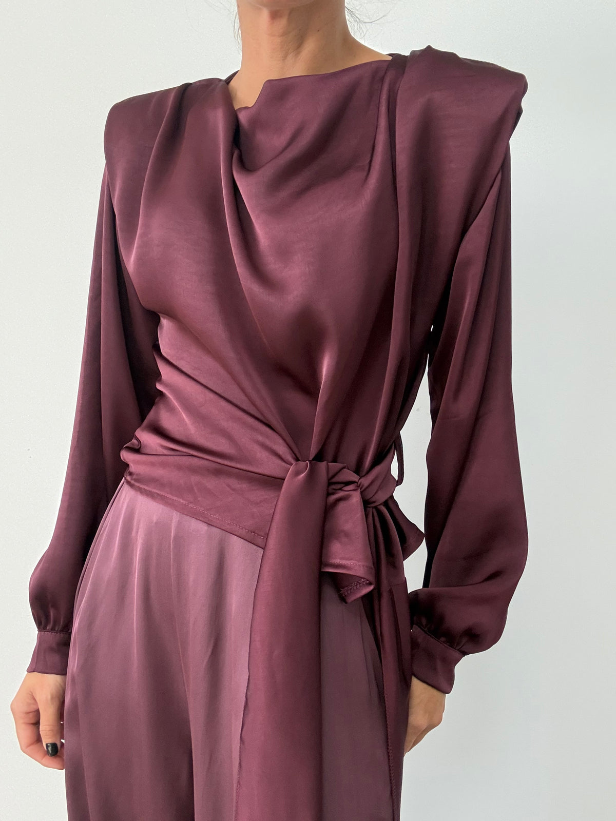 CAMISA ROSETA BURDEOS
