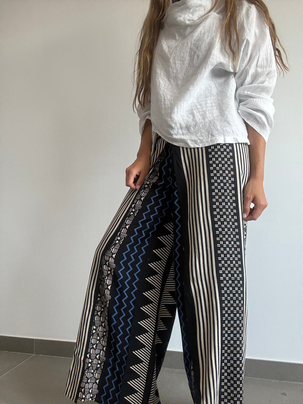 PANTALÓN RODAS NEGRO/AZUL