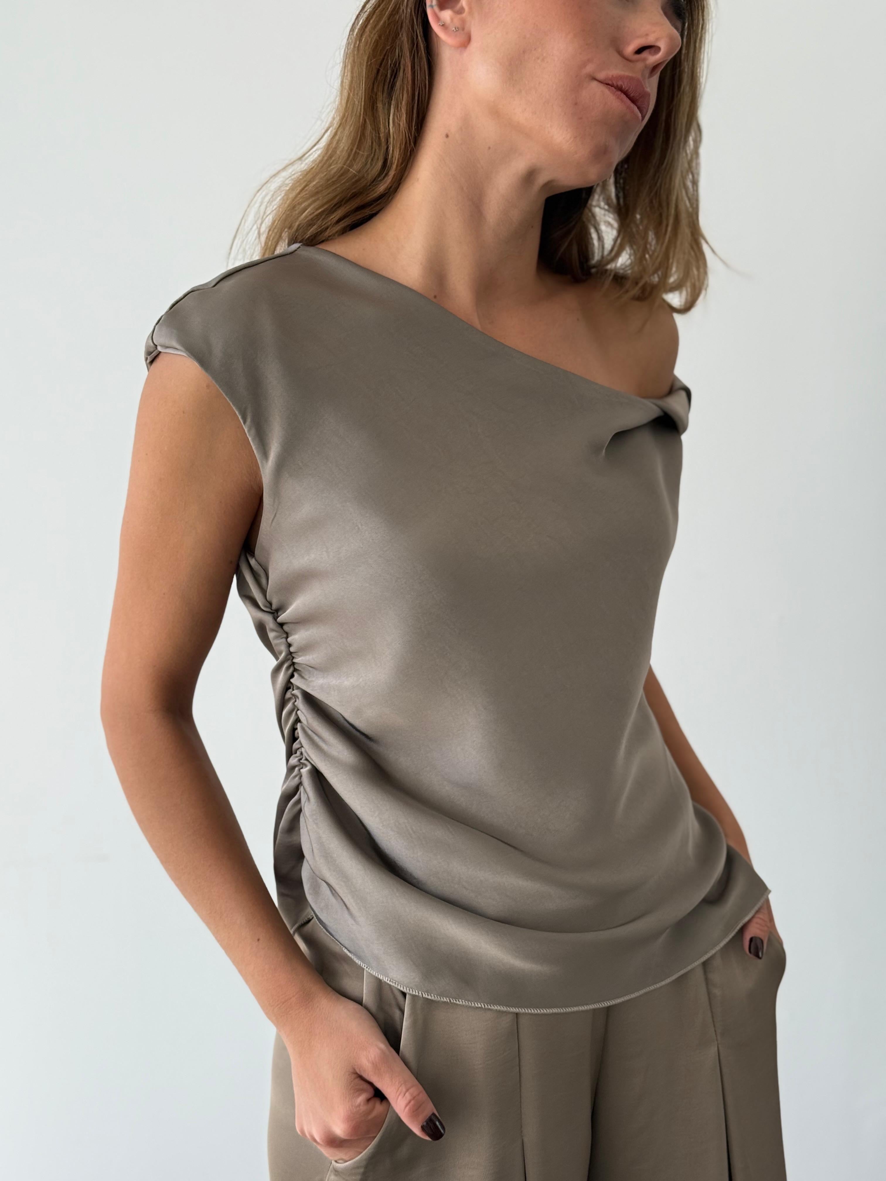 TOP ANDREA PLOMO