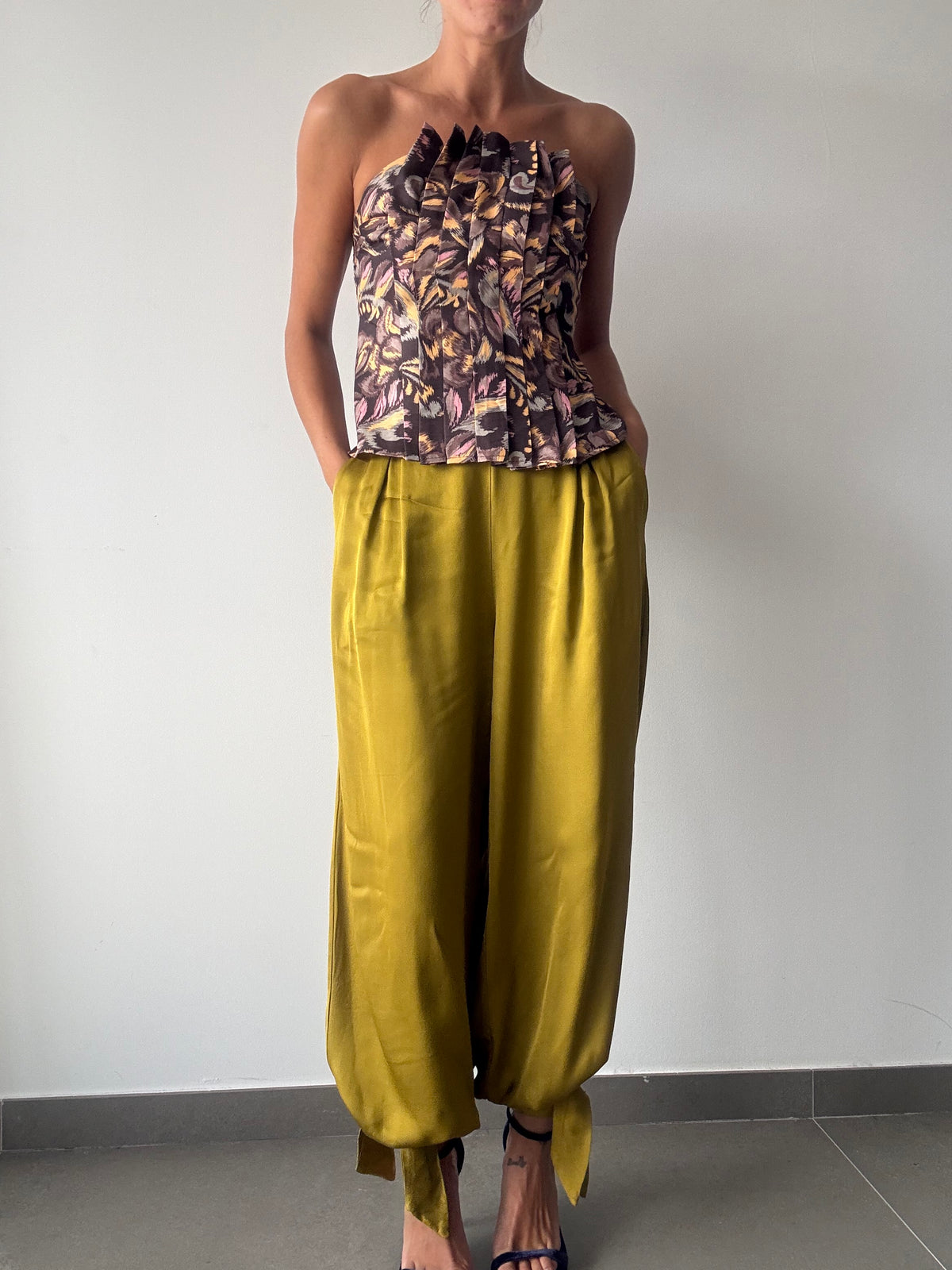 PANTALÓN LINEA AMARILLO
