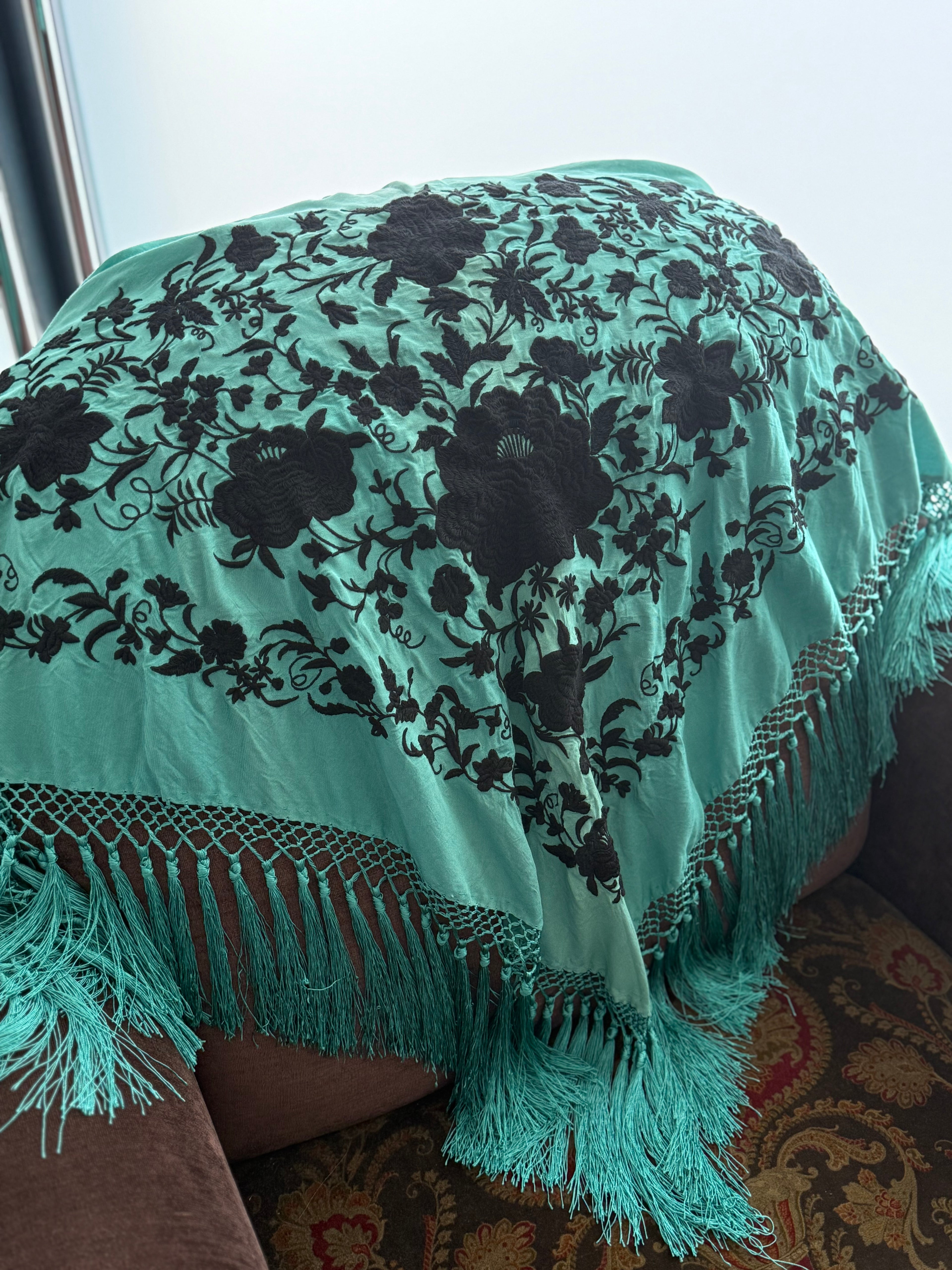 MANTÓN NEGRO TURQUESA