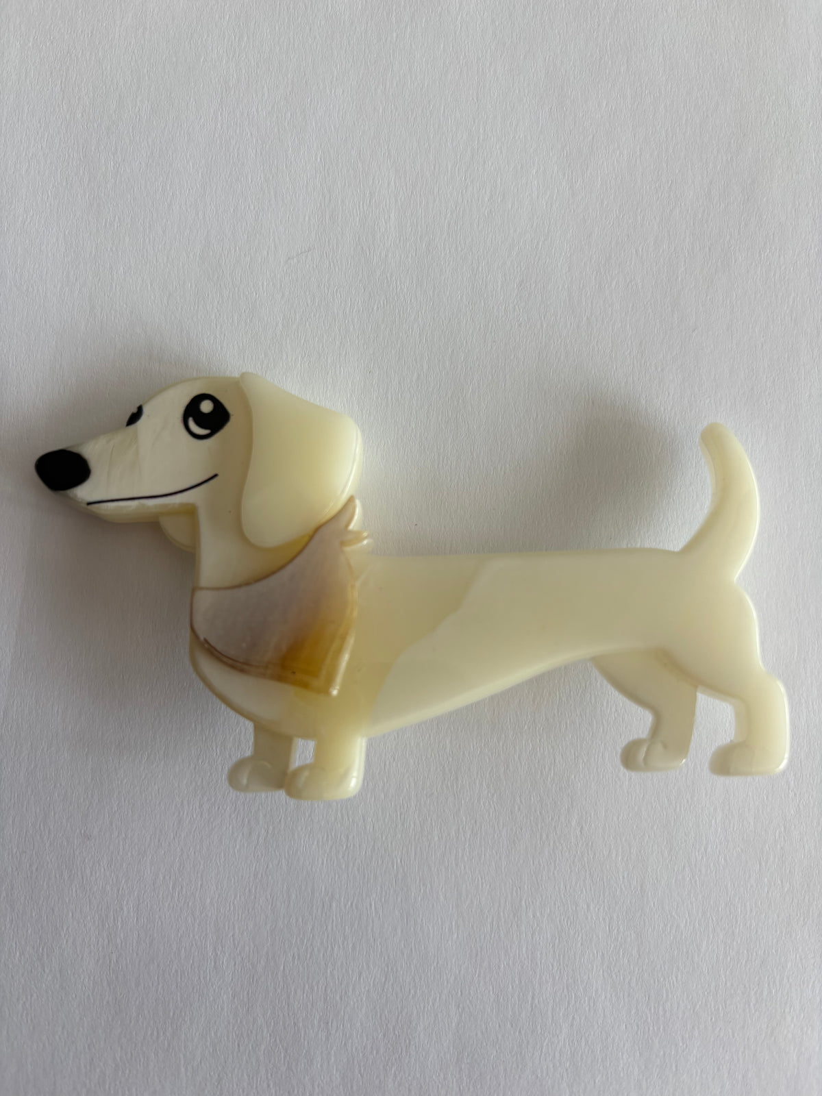 BROCHE SALCHICHA  MARFIL