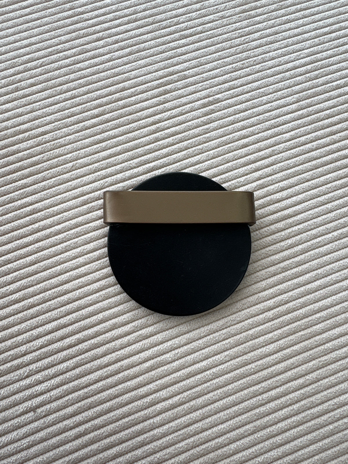 BROCHE PLANETA NEGRO