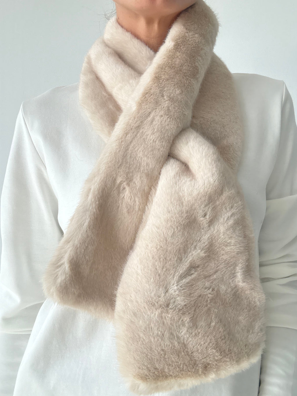 CUELLO LISO MARFIL