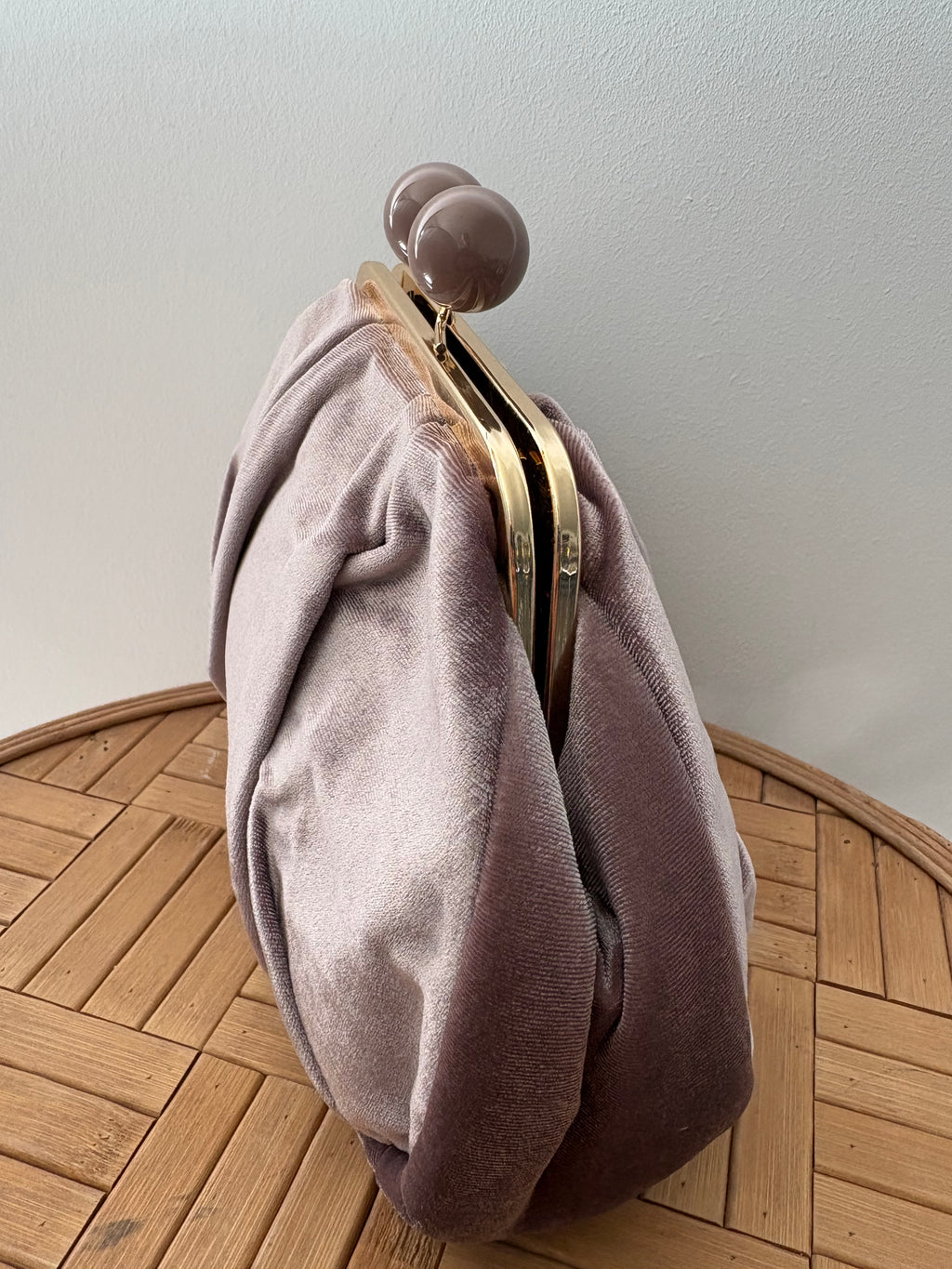 BOLSO CUQUE GRIS/MALVA