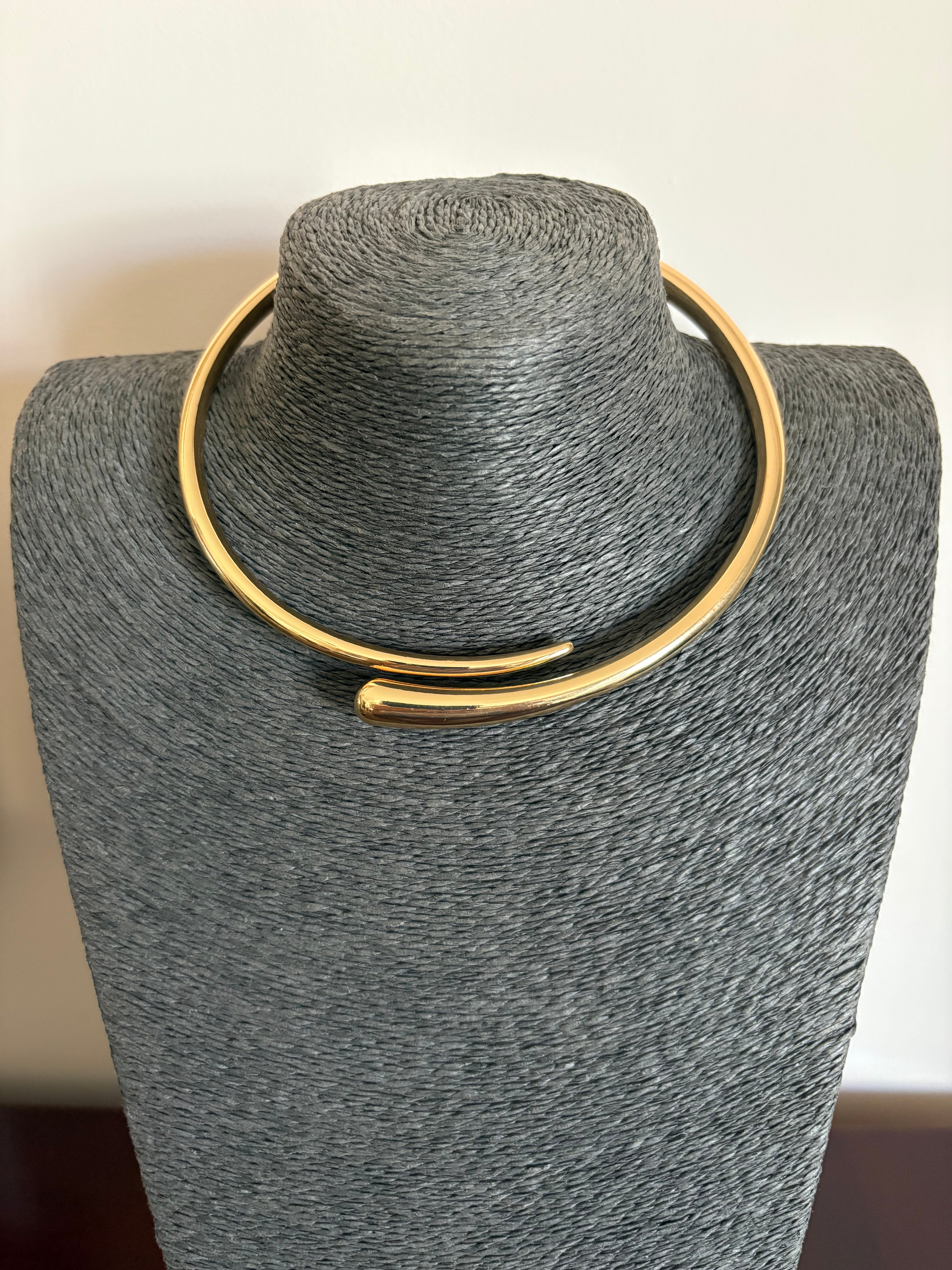 COLLAR- GARGANTILLA LANZA