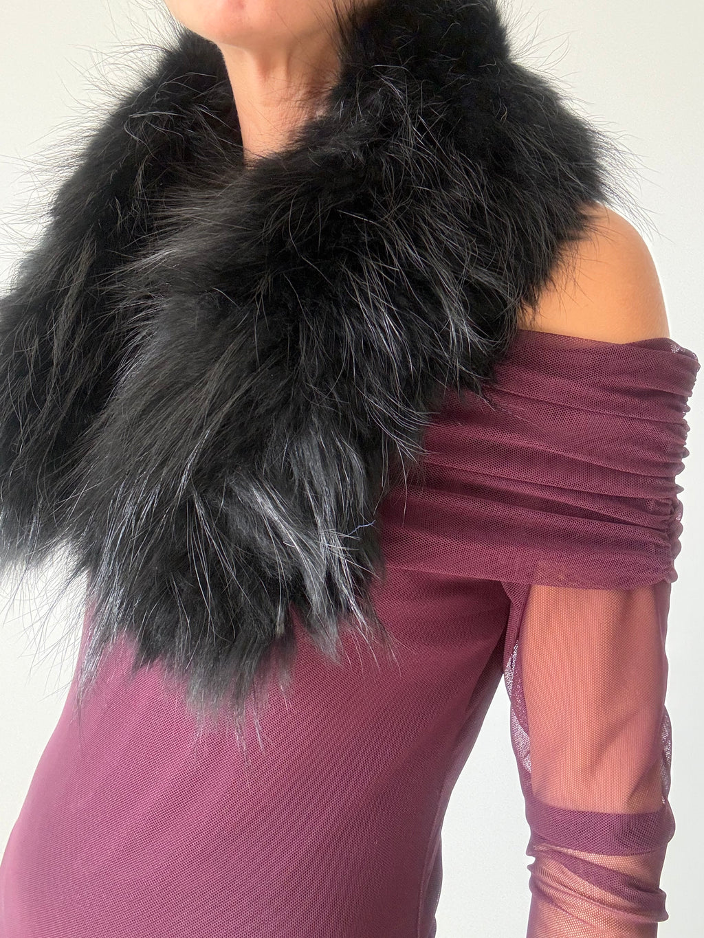 CUELLO PIEL NATURAL NEGRO