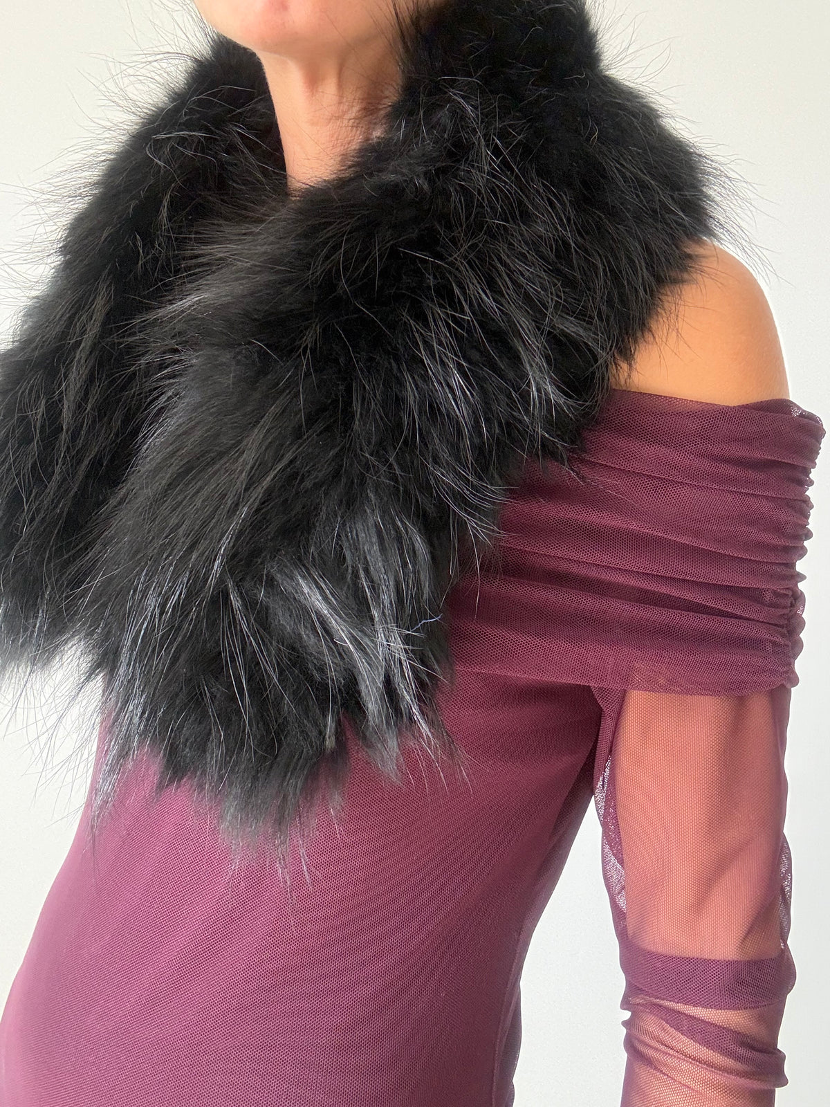CUELLO PIEL NATURAL NEGRO