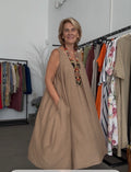 VESTIDO ABANICO CAMEL