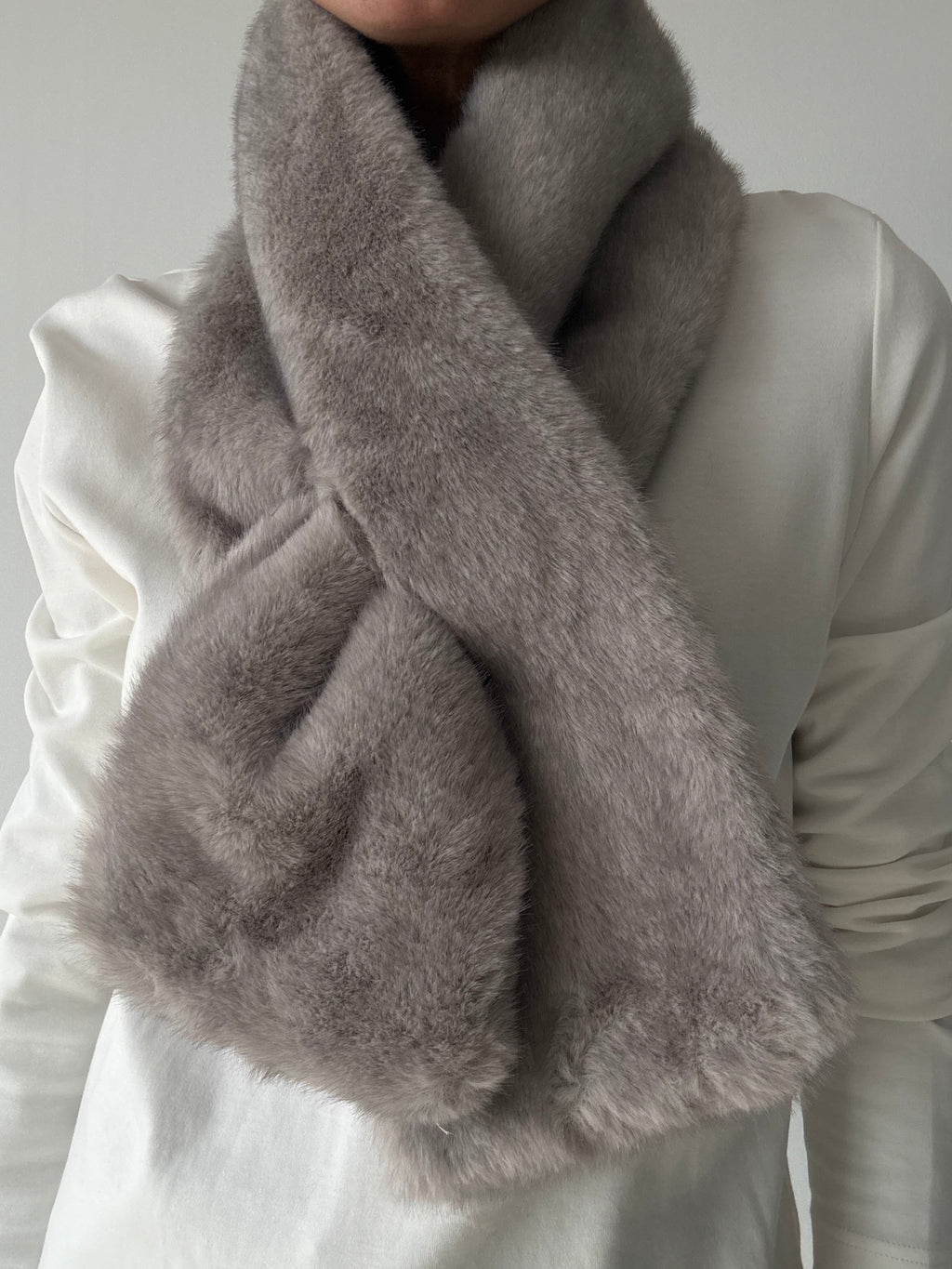 CUELLO LISO GRIS
