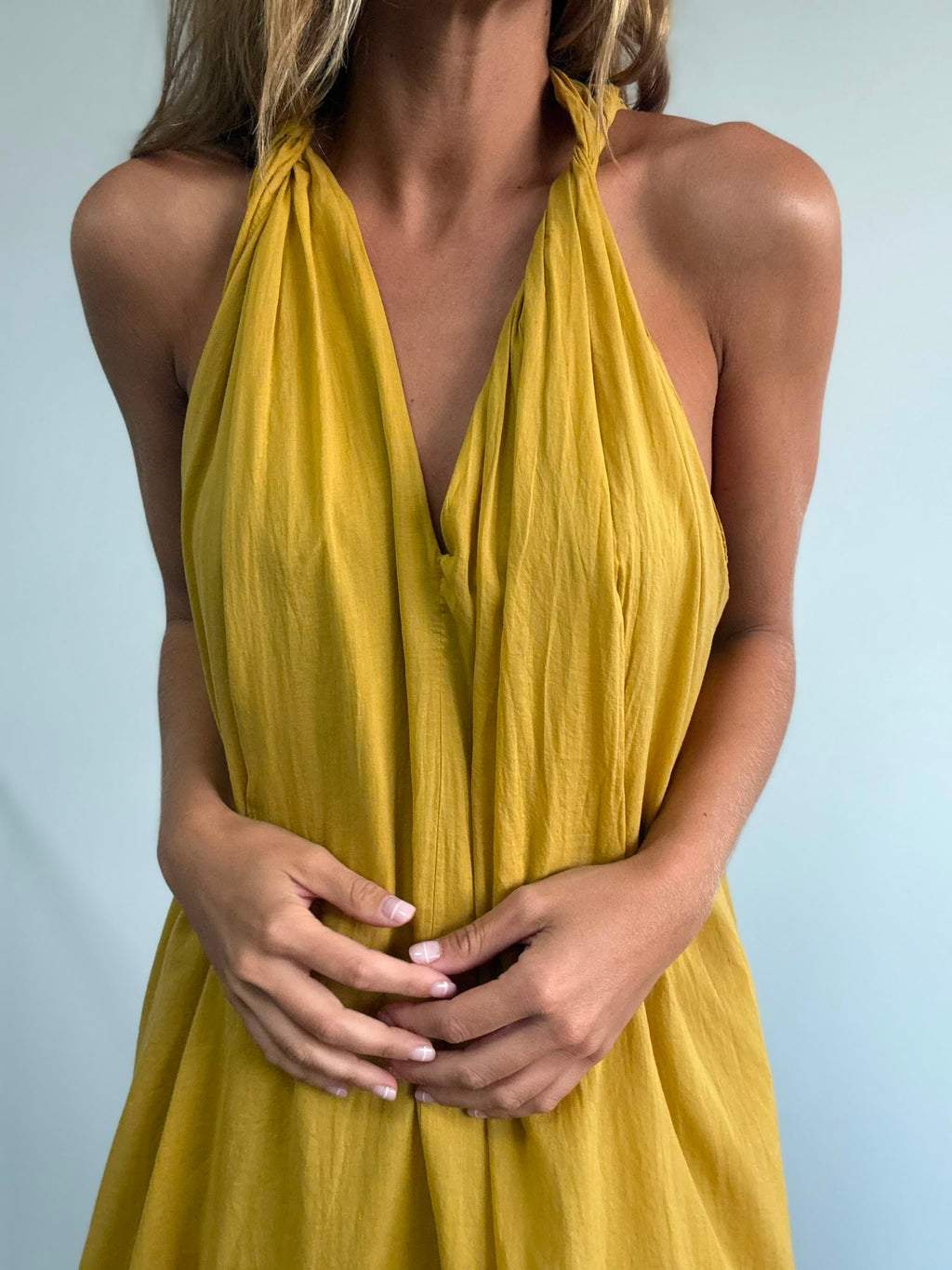 VESTIDO OYAMBRE MOSTAZA