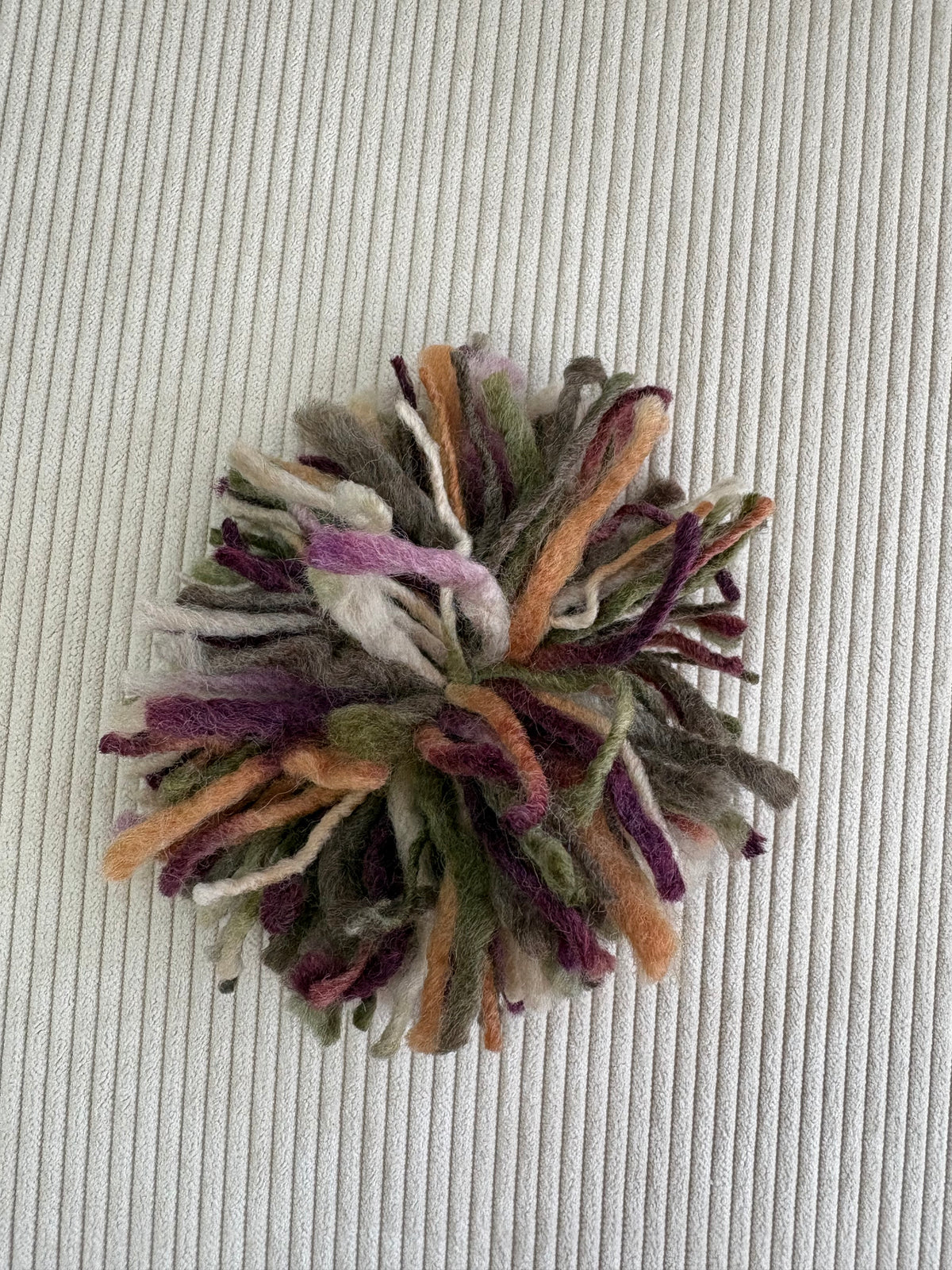 BROCHE POMPON