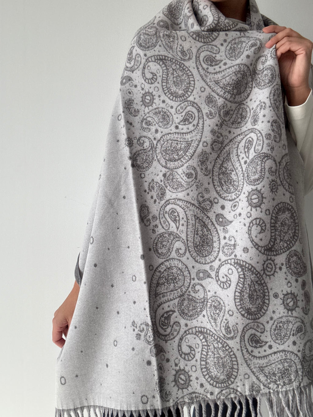 FOULARD ASTRAL GRIS CLARO