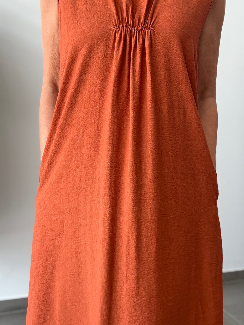 VESTIDO FRUNCIDO TEJA