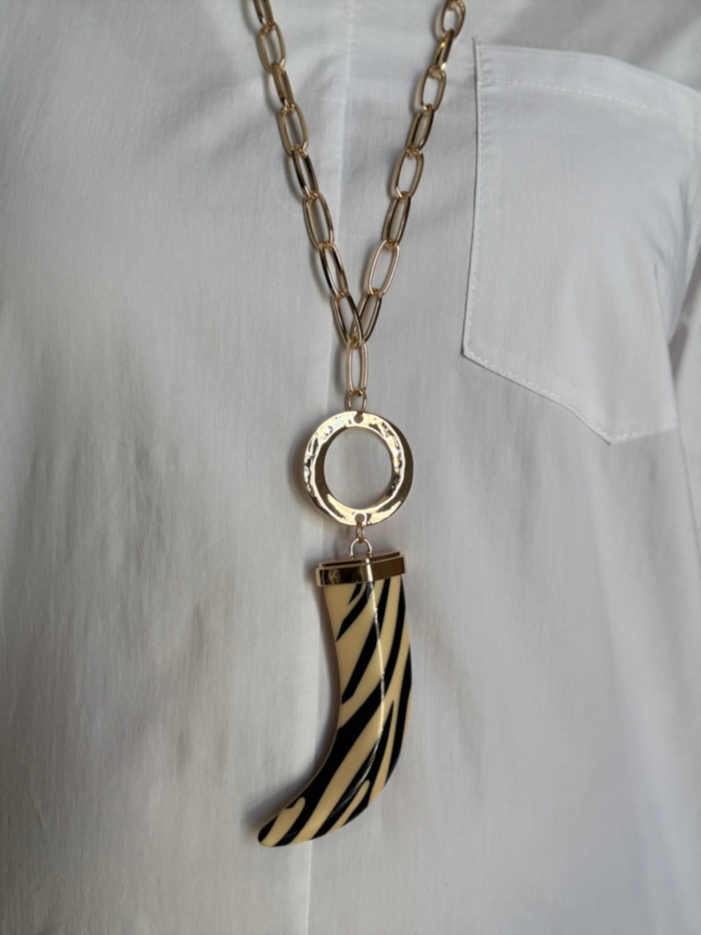 COLLAR CUERNO CEBRA