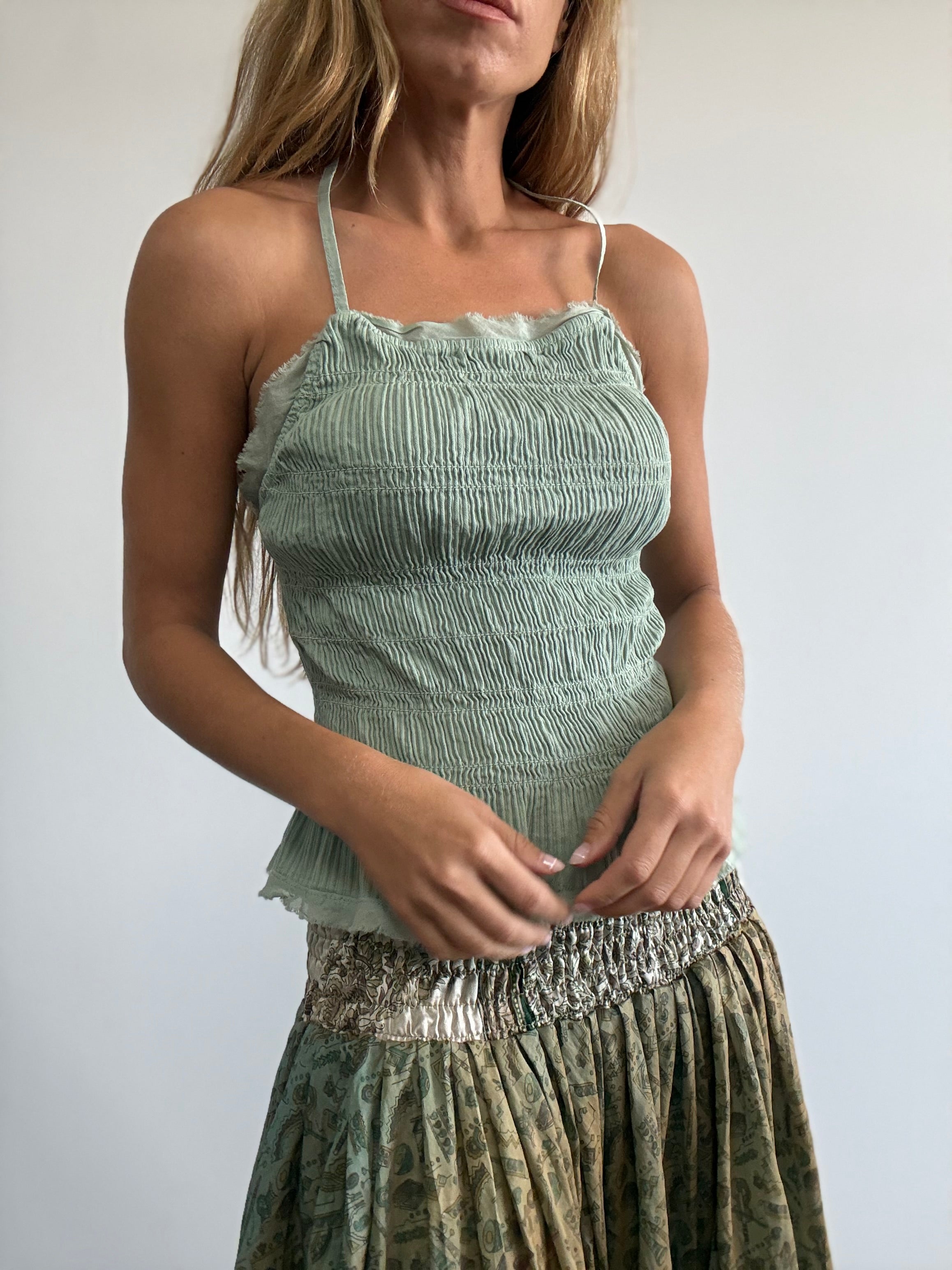TOP HALTER NIDO ABEJA VERDE
