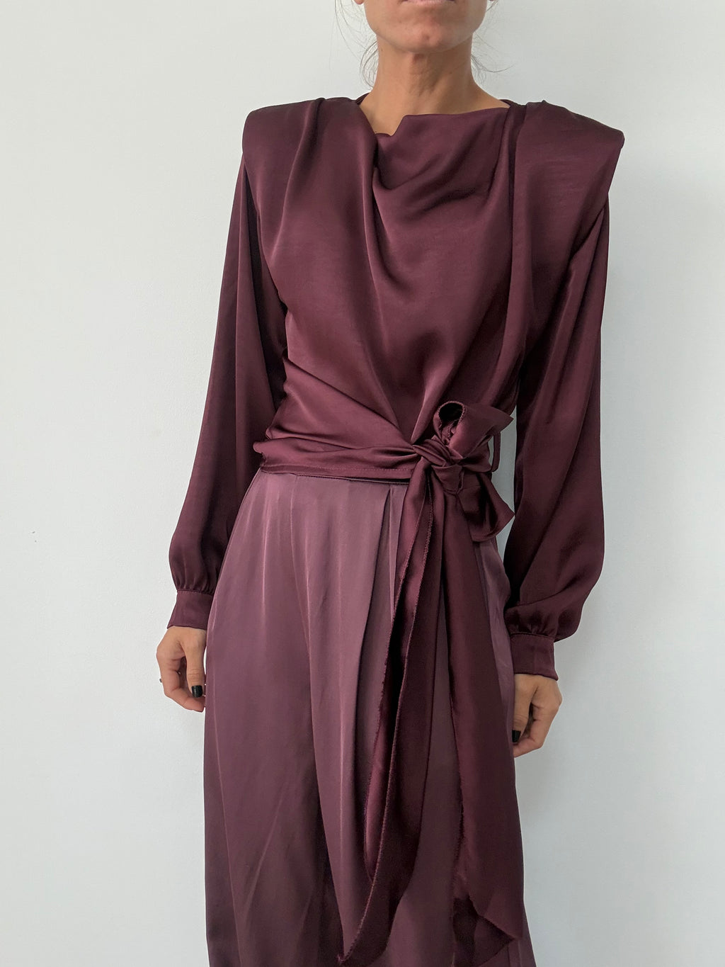 CAMISA ROSETA BURDEOS