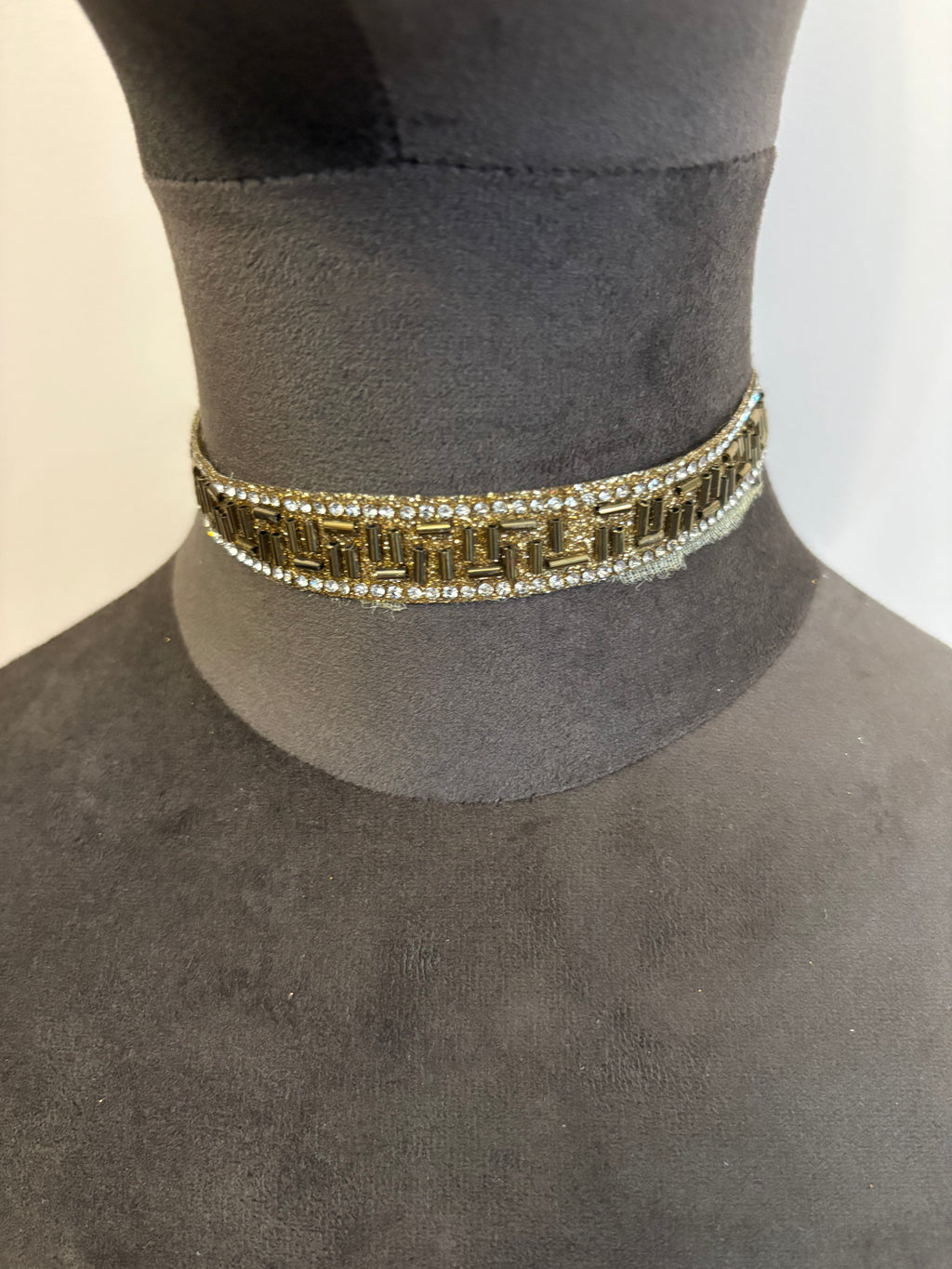 COLLAR FINO DORADO