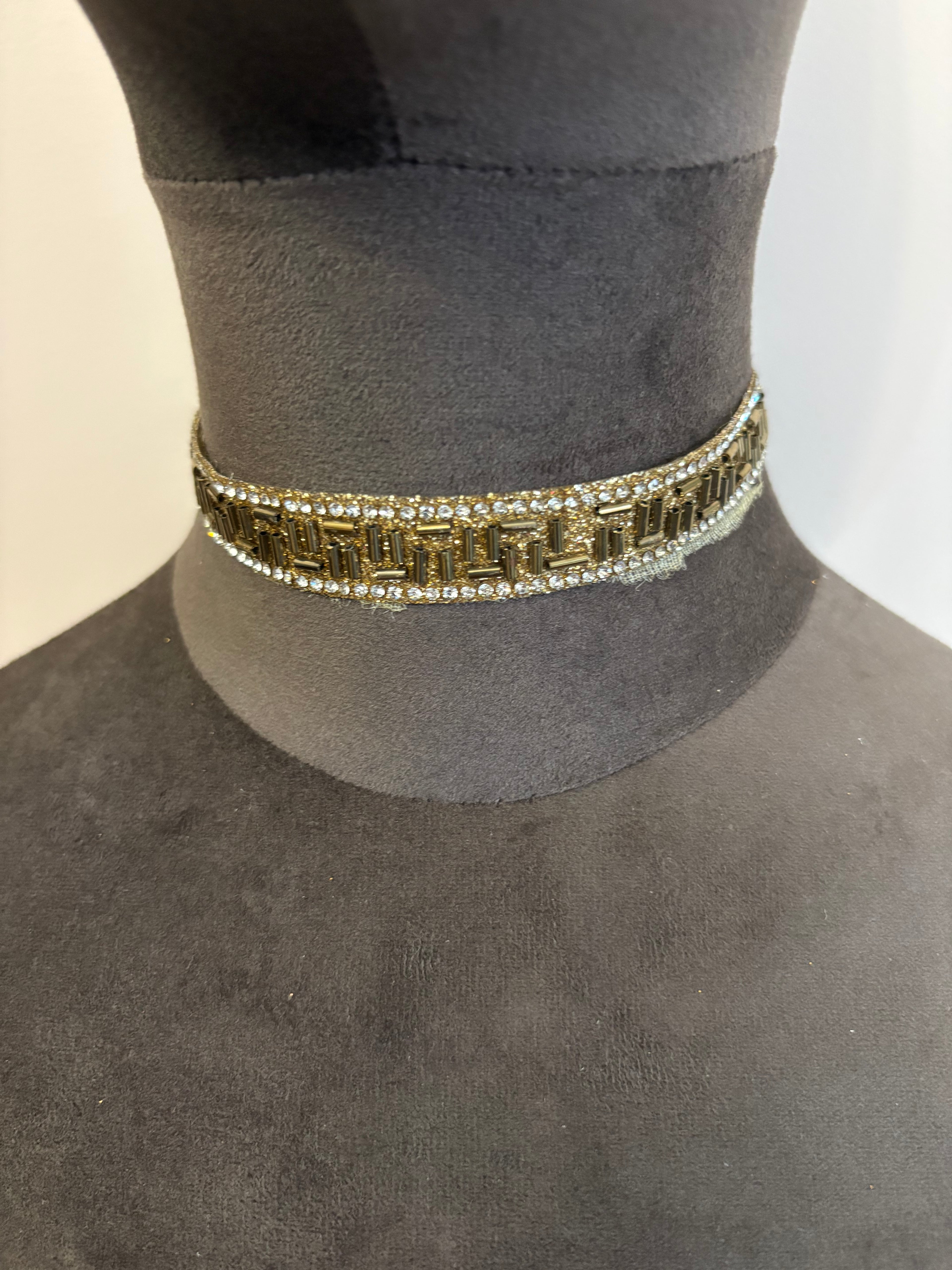 COLLAR FINO DORADO