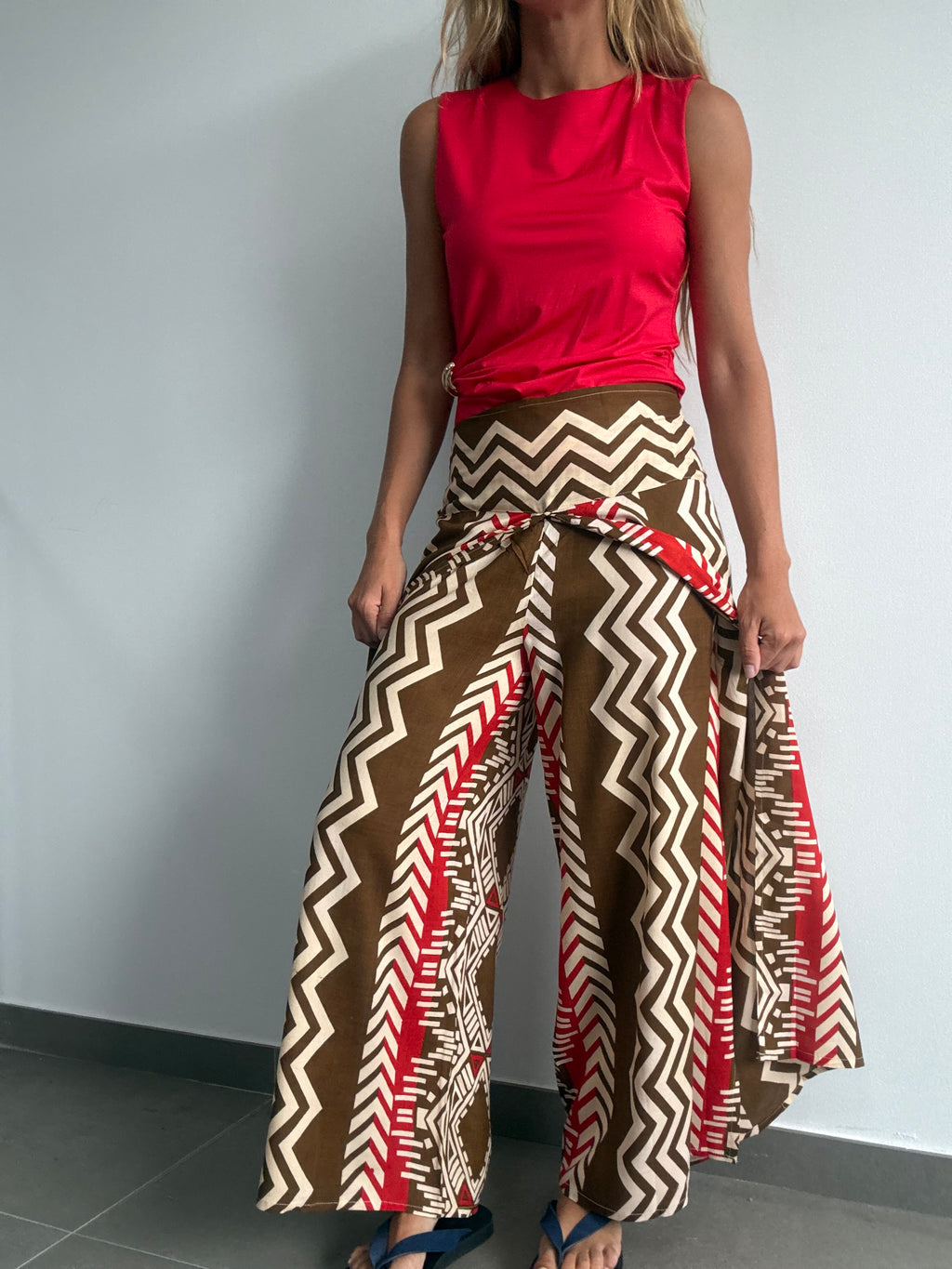 PANTALÓN RODAS CHOCOLATE/ROJO