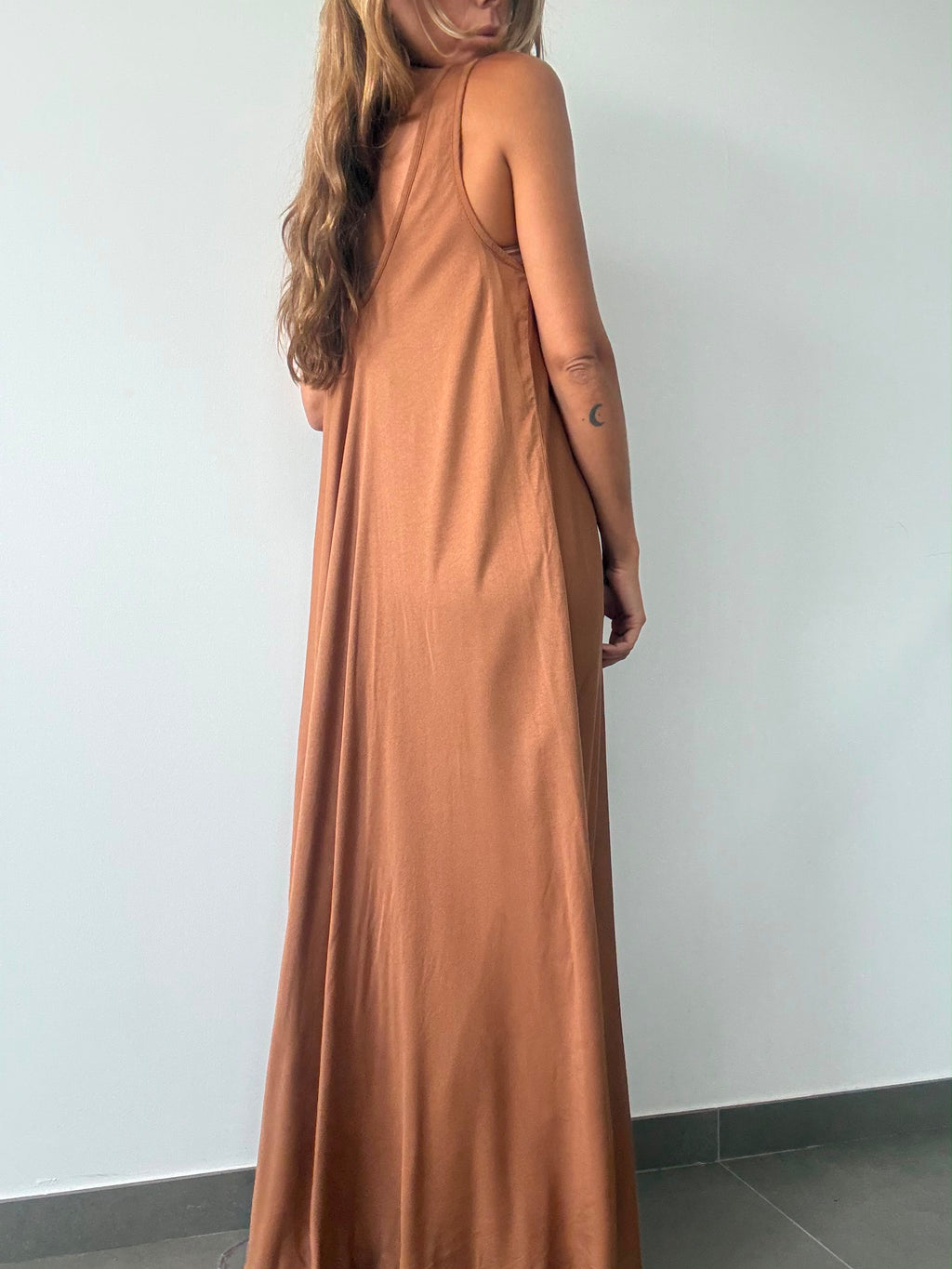 VESTIDO ISABELA CAMEL