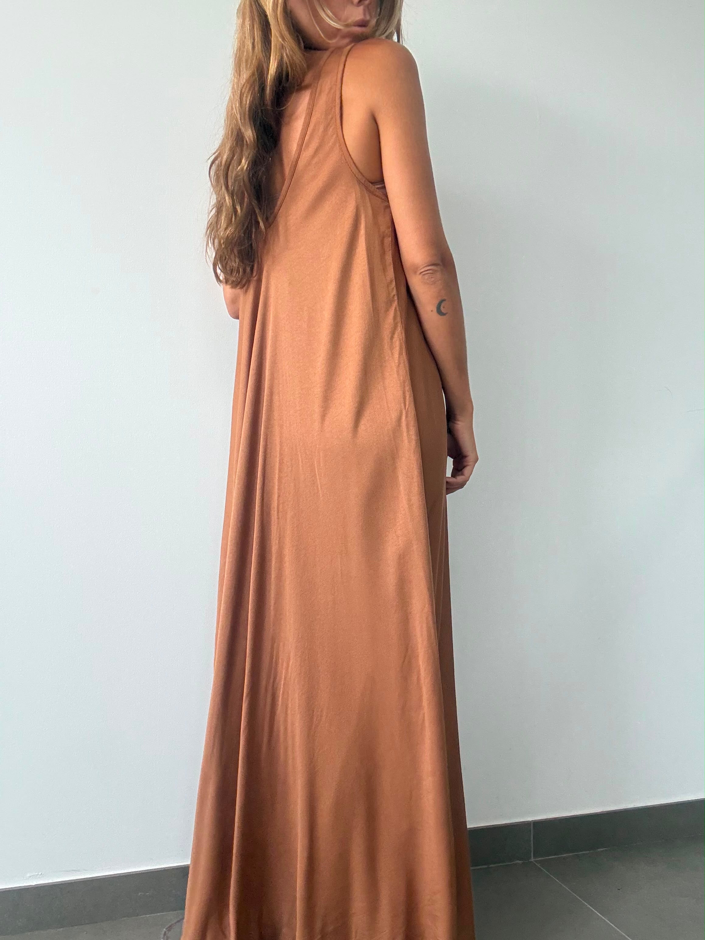 VESTIDO ISABELA CAMEL
