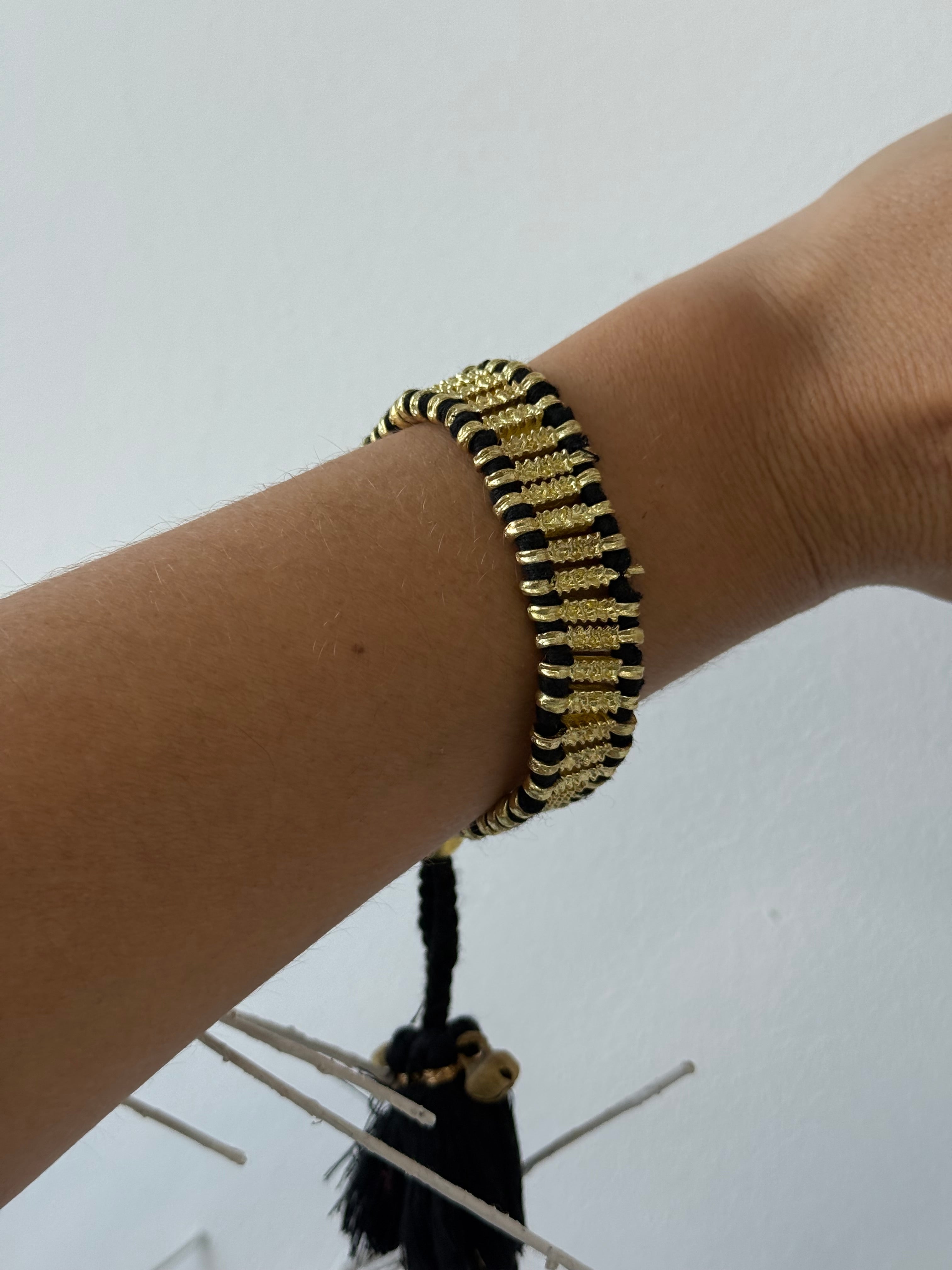PULSERA DANAICA NEGRO