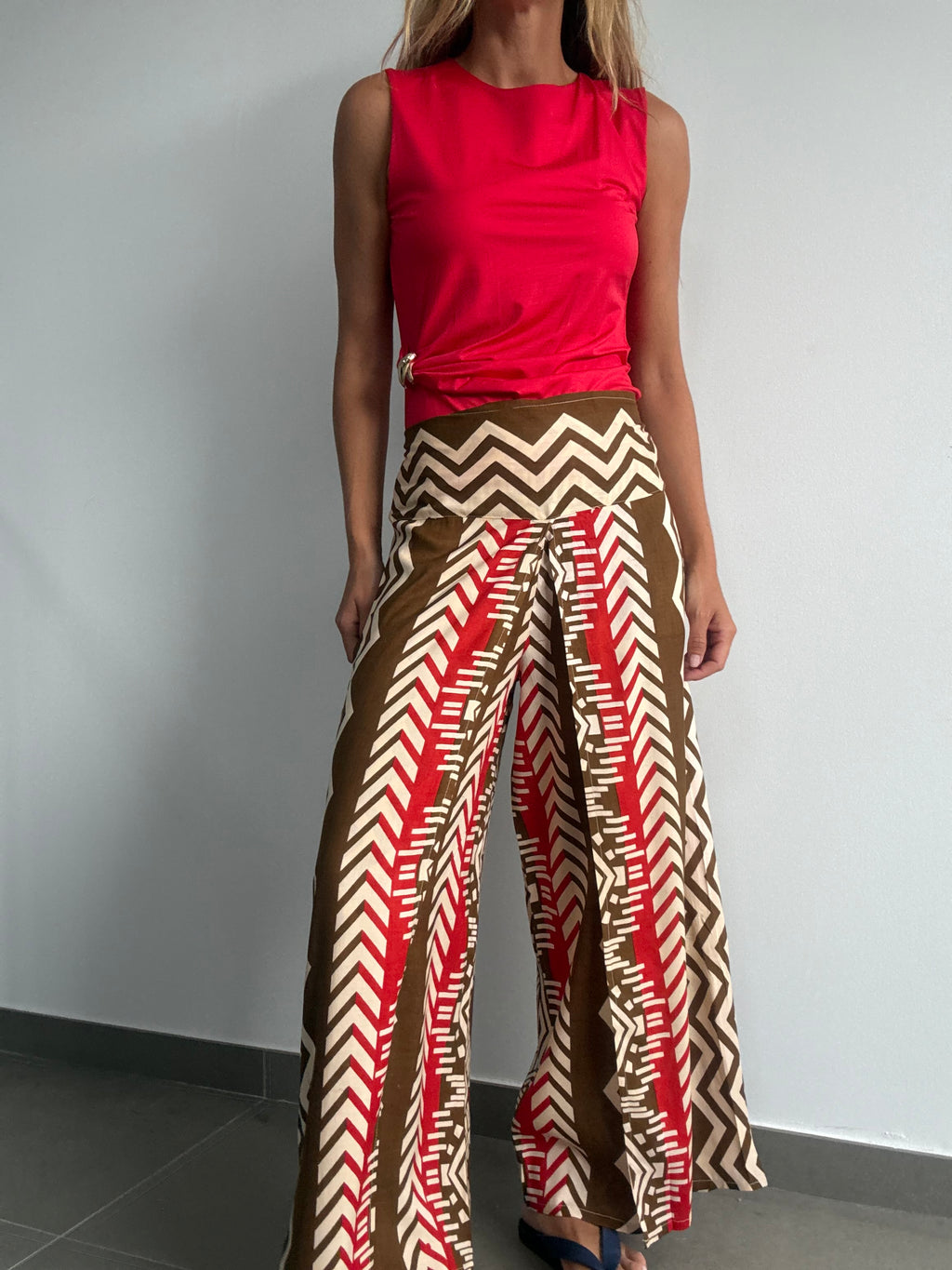 PANTALÓN RODAS CHOCOLATE/ROJO