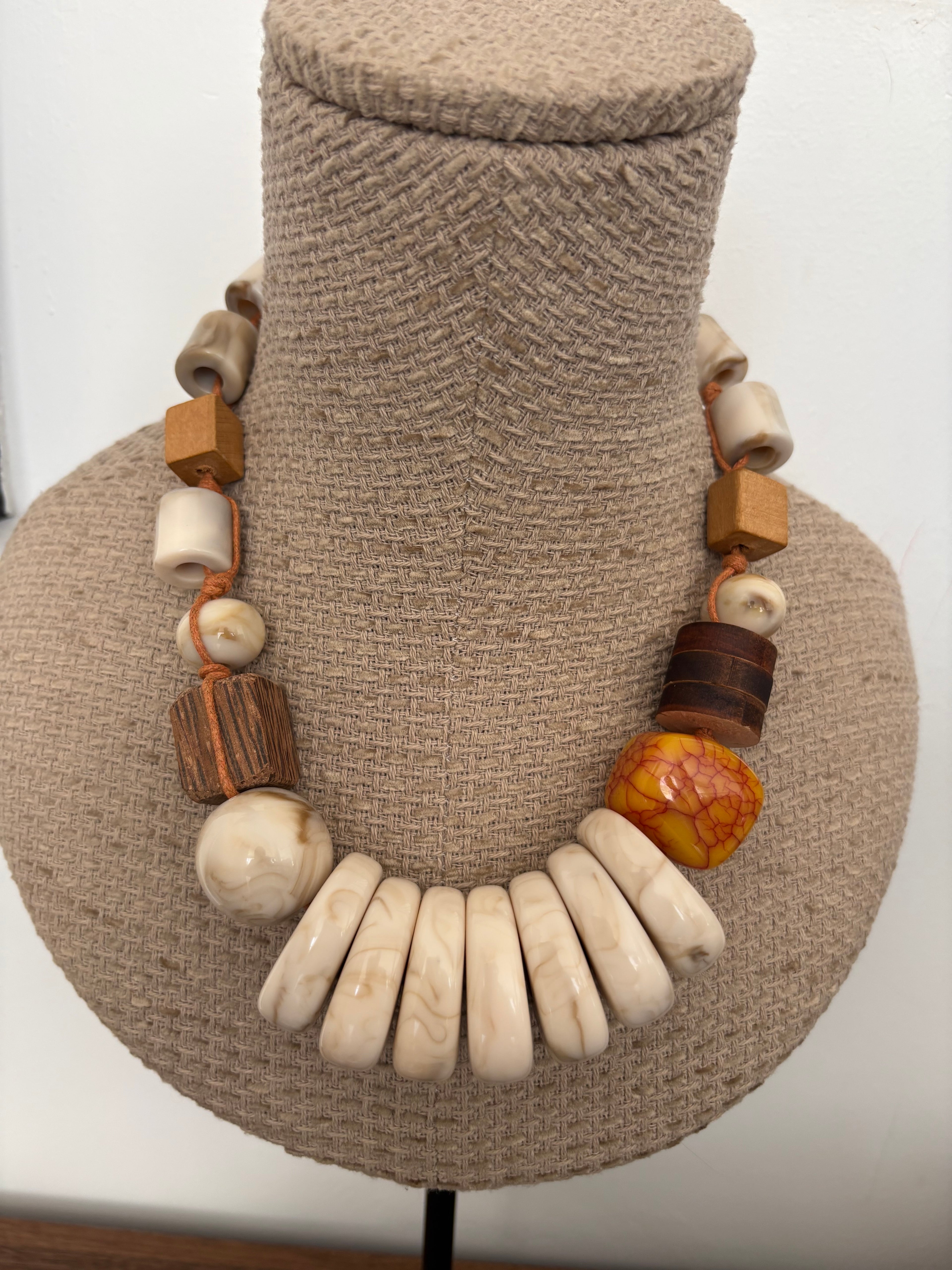 COLLAR CARAMELO
