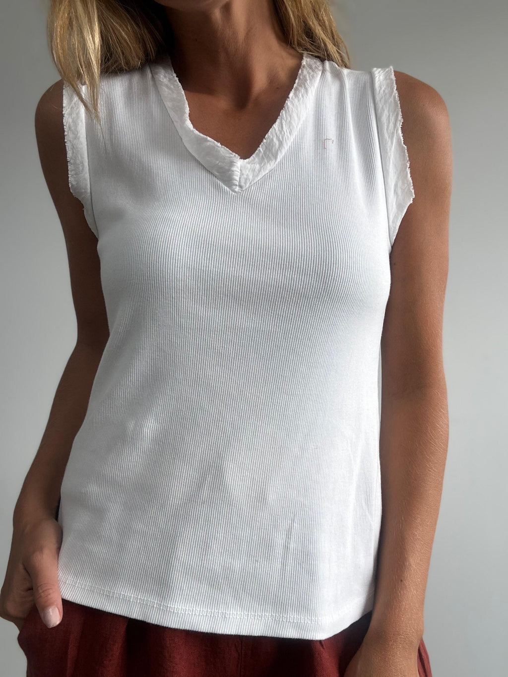 CAMISETA SISA BLANCA