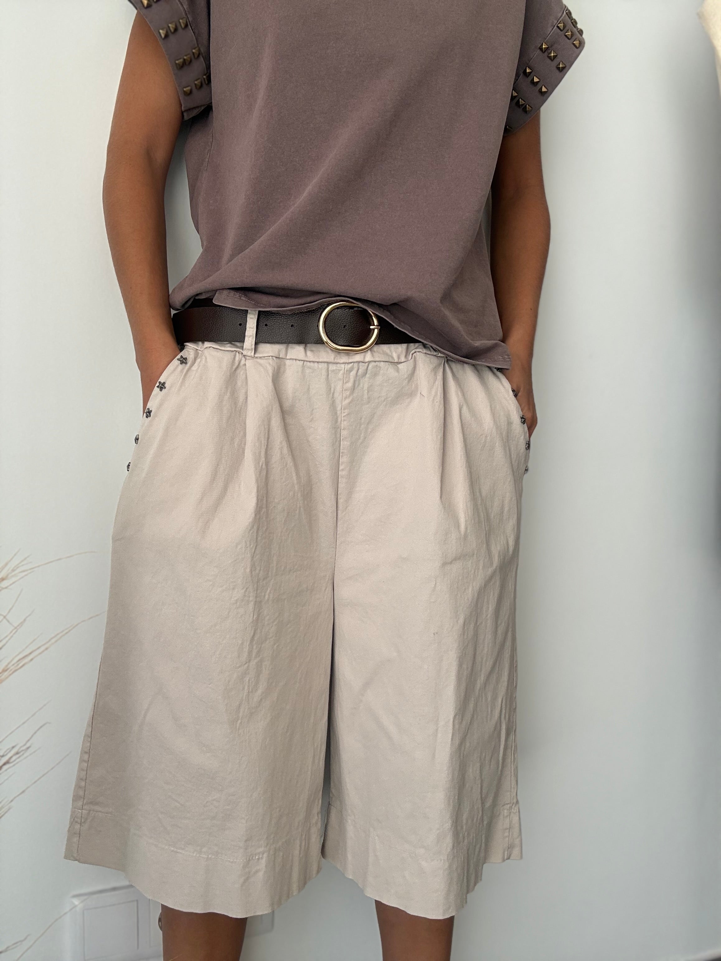 PANTALÓN BERMUDA BEIGE