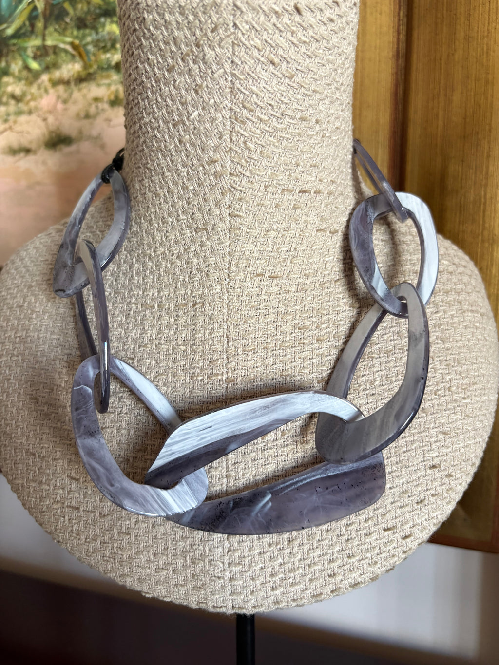 COLLAR RÍO VETA GRIS