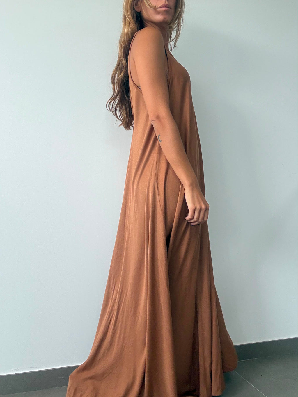 VESTIDO ISABELA CAMEL