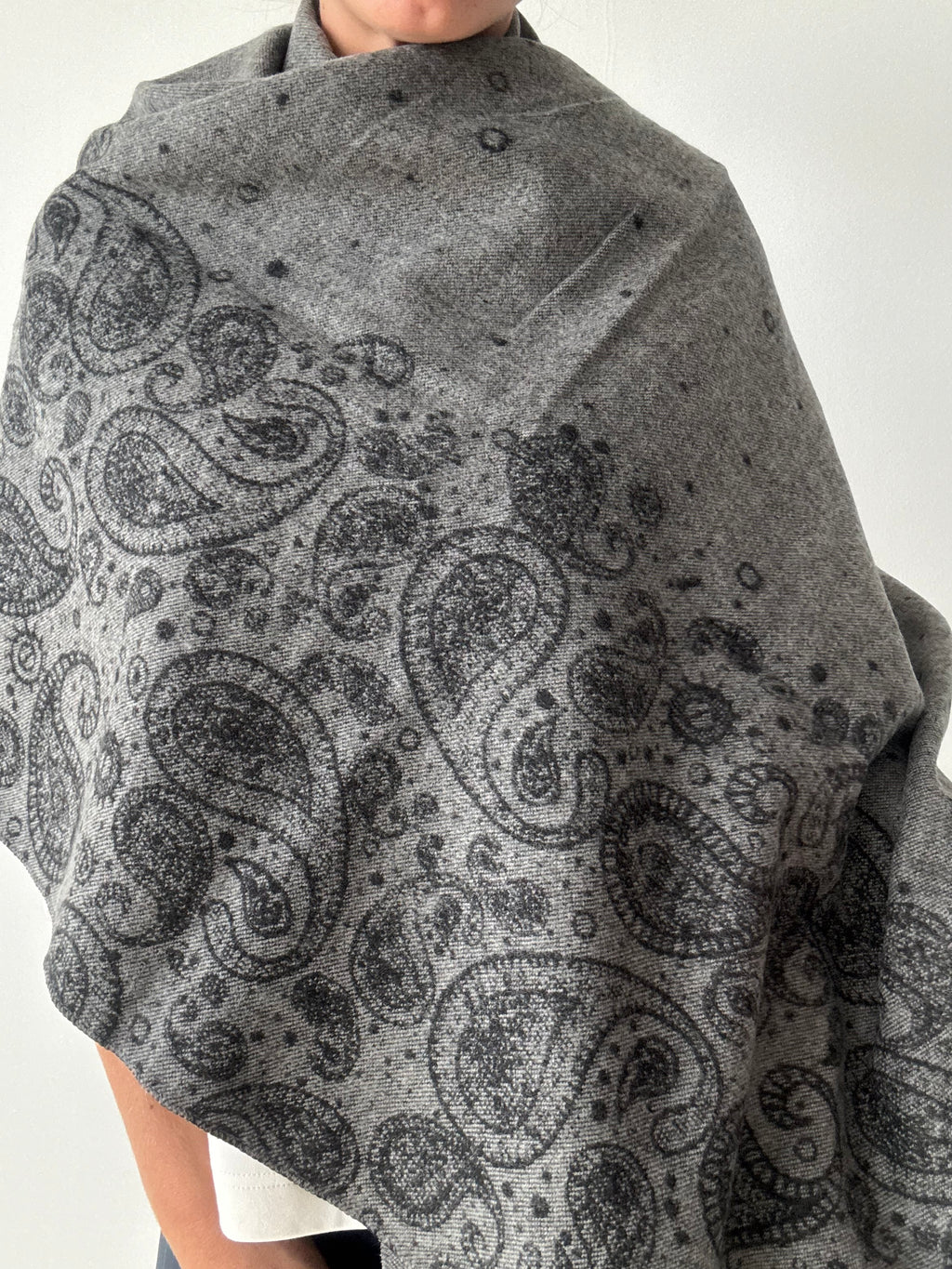 FOULARD ASTRAL GRIS OSCURO