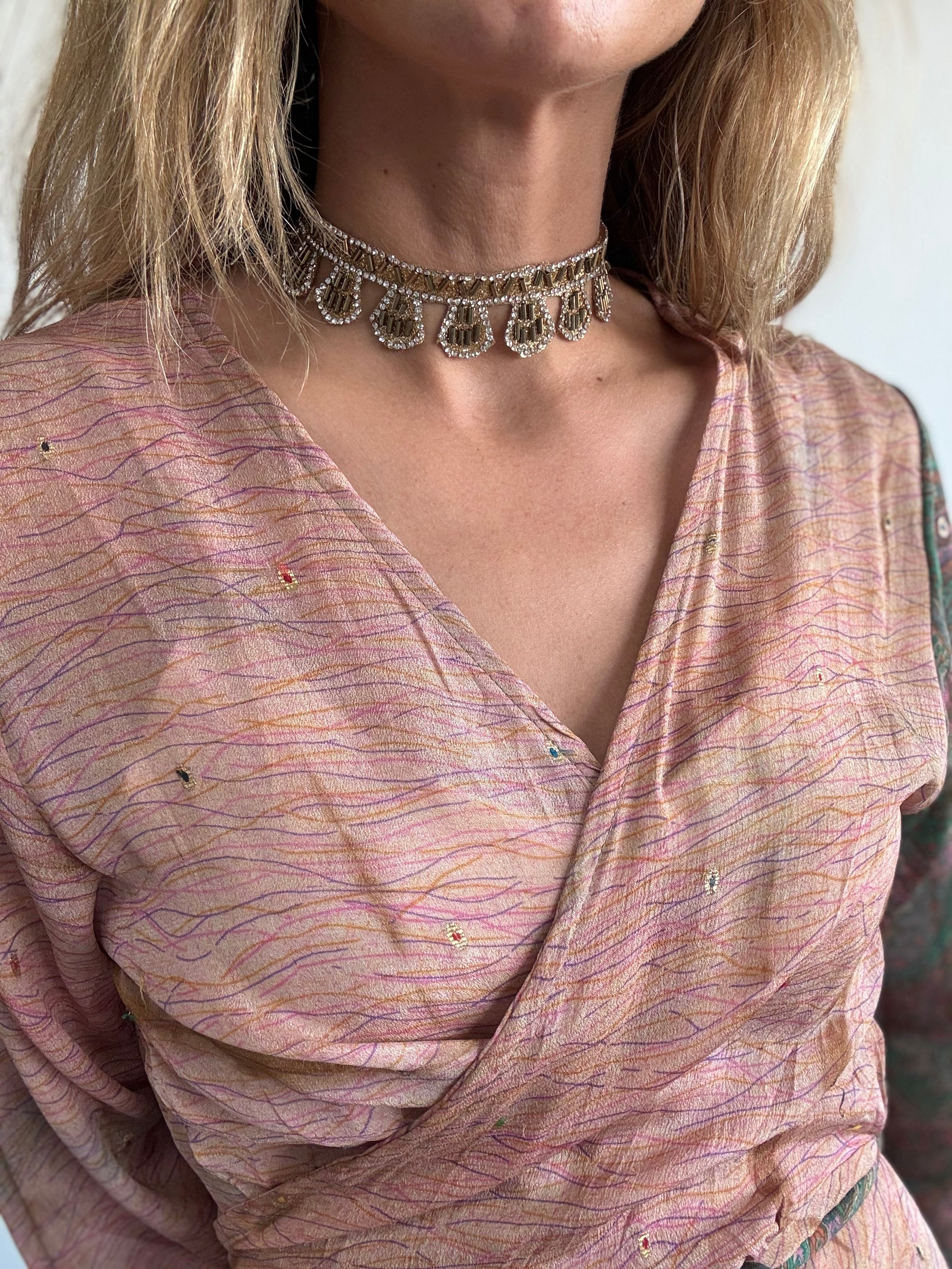 COLLAR ONDEADO