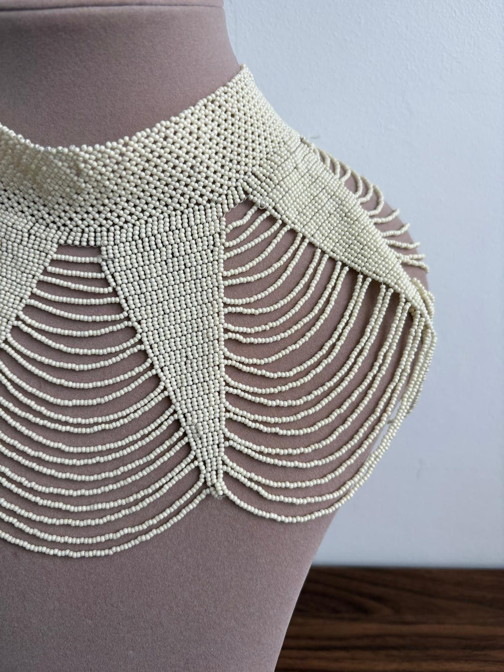 COLLAR MALLA FINA MARFIL