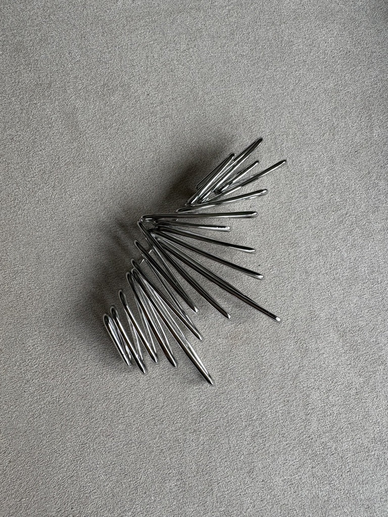 BROCHE TIRAS PLATEADO