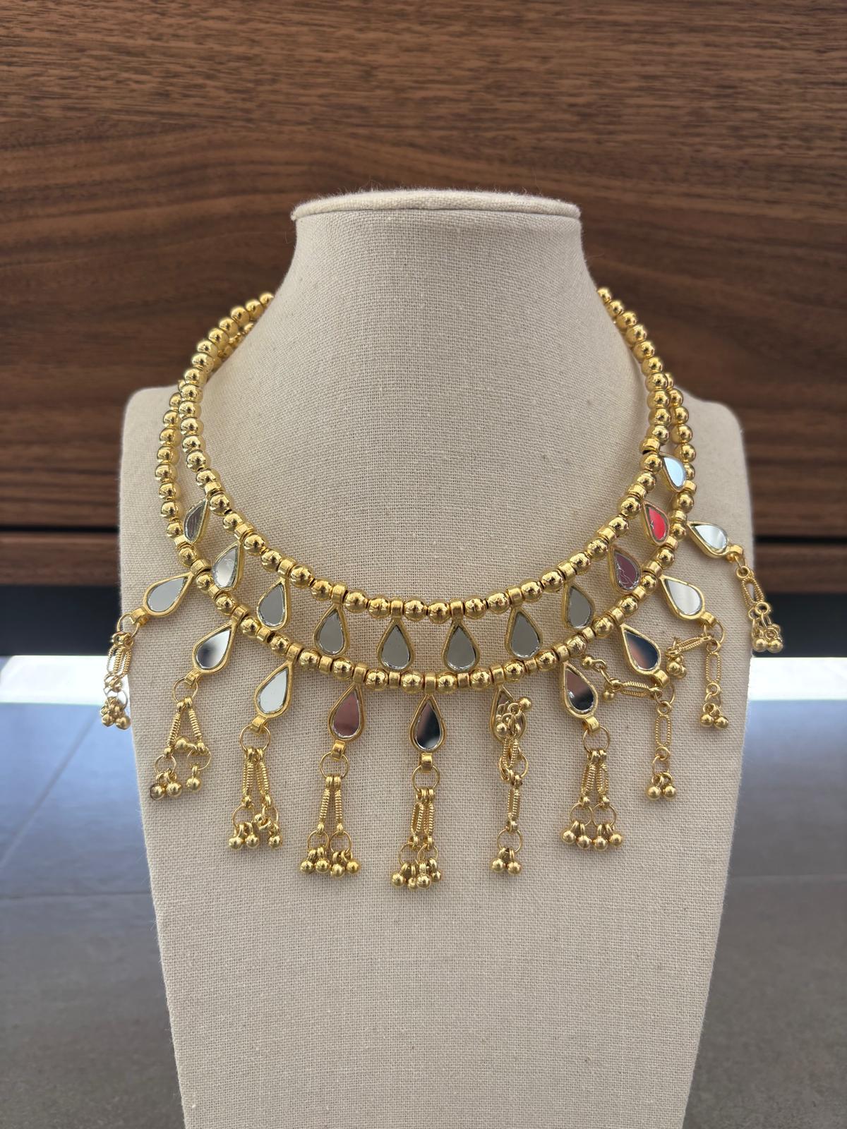 COLLAR CHOKER COLGADURA