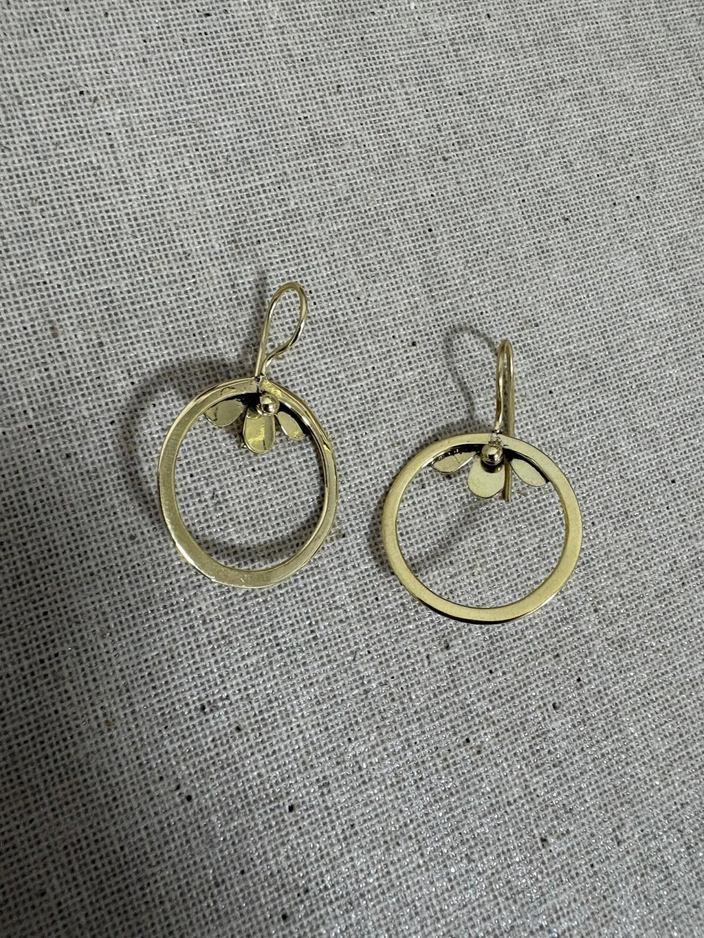 PENDIENTE MINI HOJAS