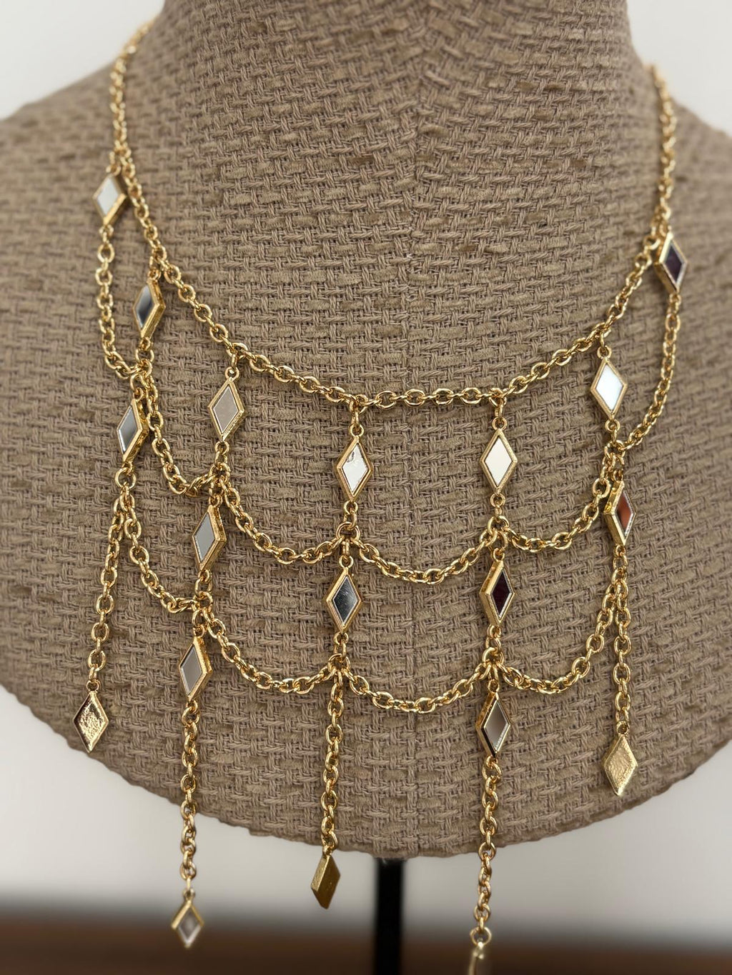 COLLAR CORTINA
